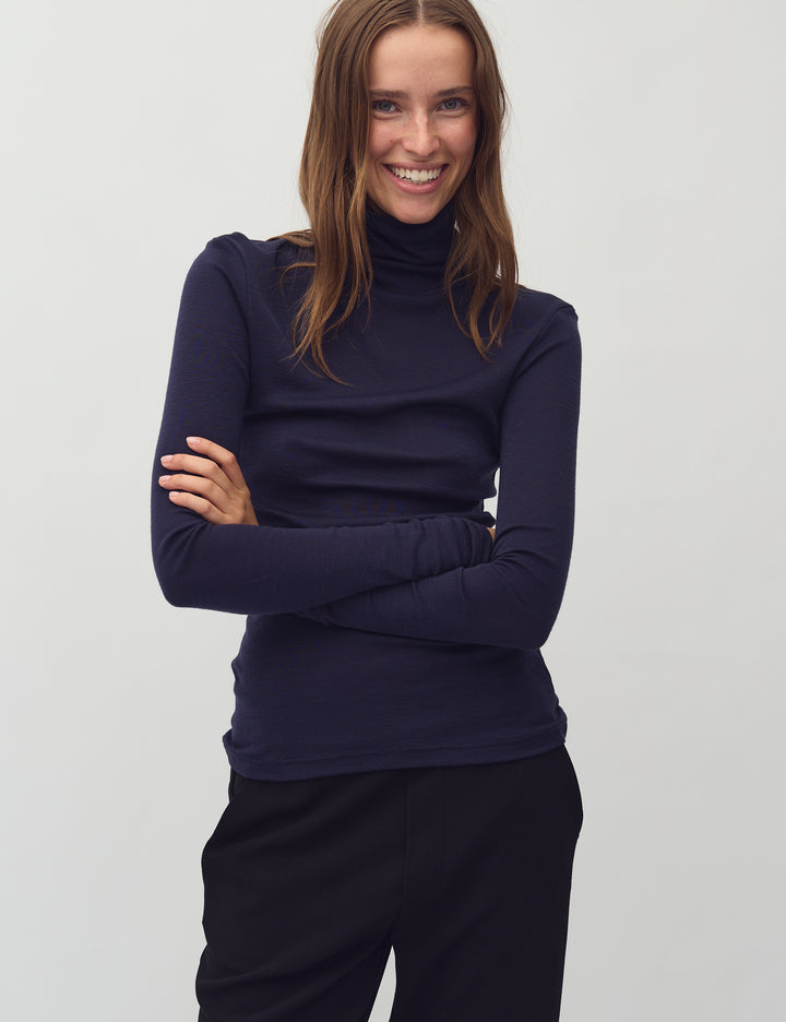 Basic Long Sleeve "Ina" Java