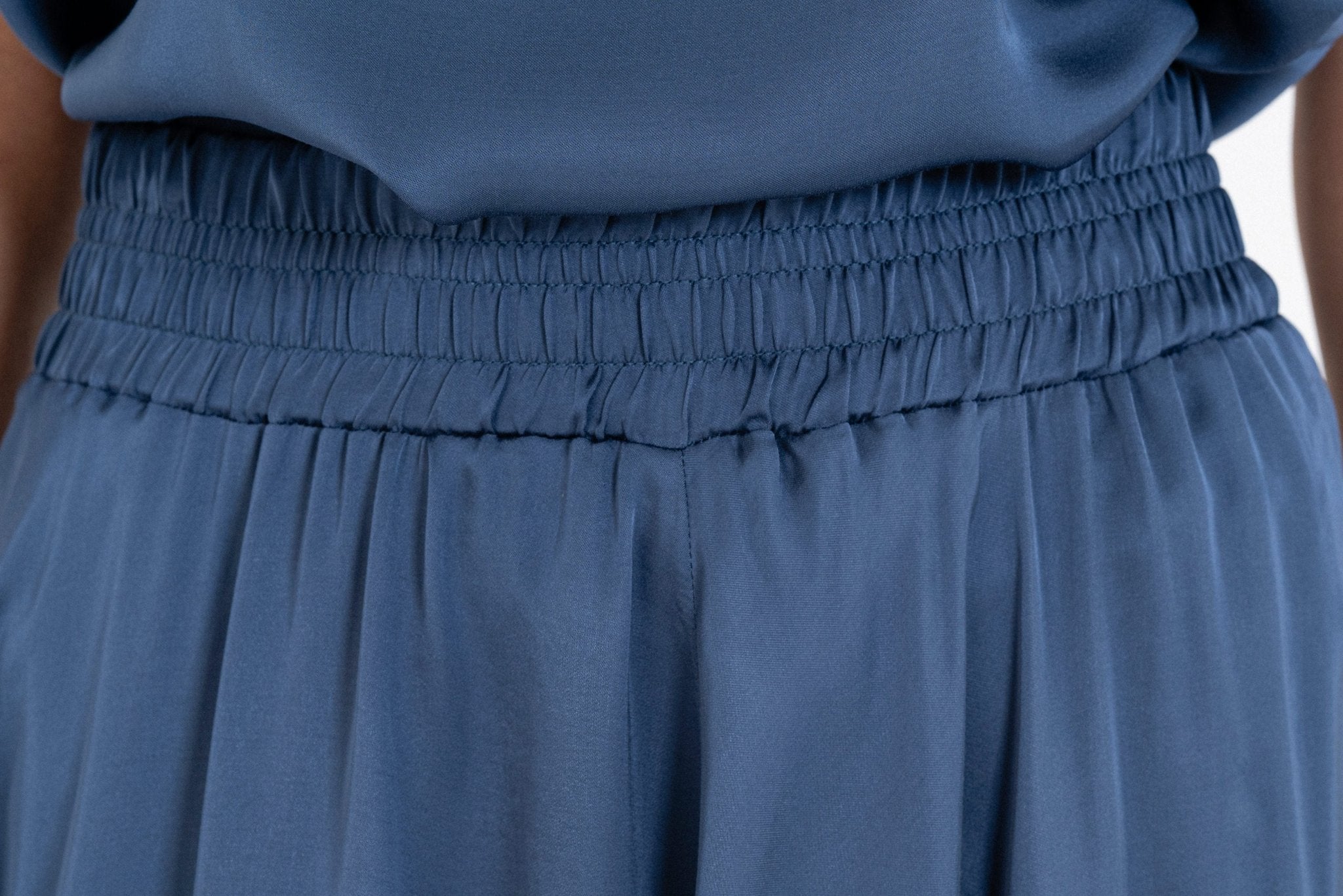 Satin Skirt Blue - Dein Lieblingsladen Concept