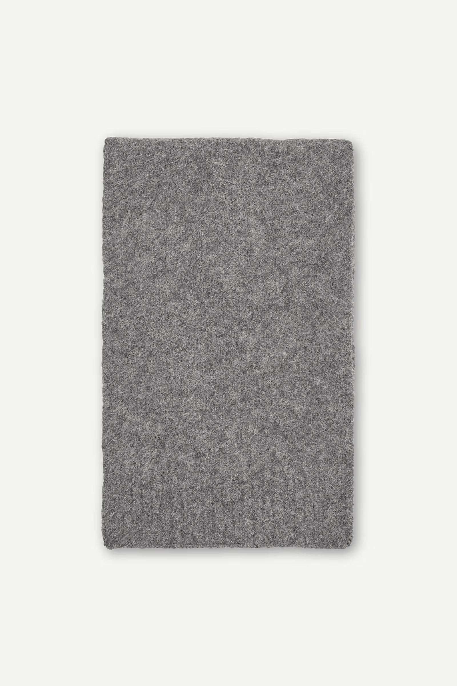 Scarf "Sajeanne" iron gate
