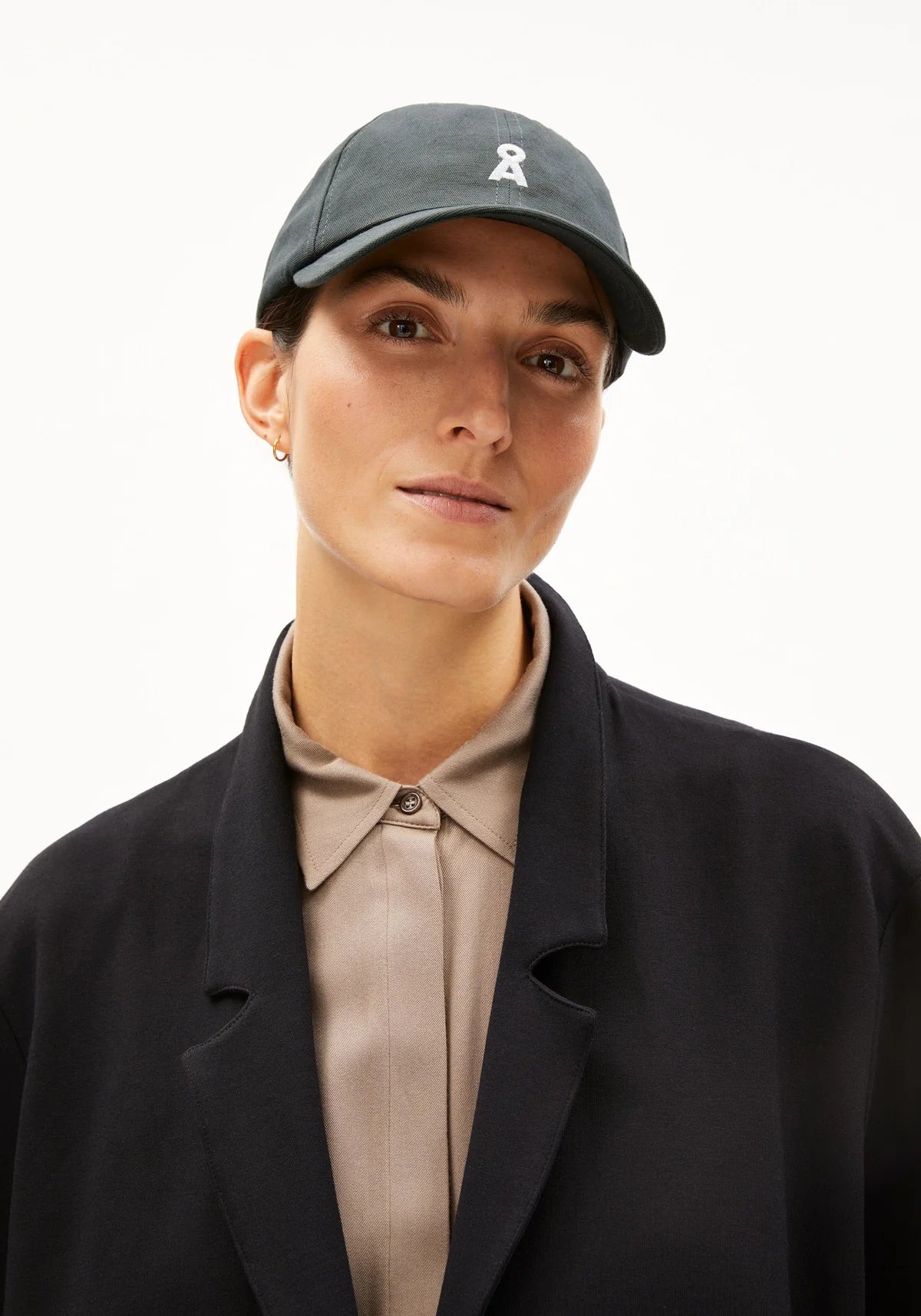 Cap "Yenaas Bold"-space steel