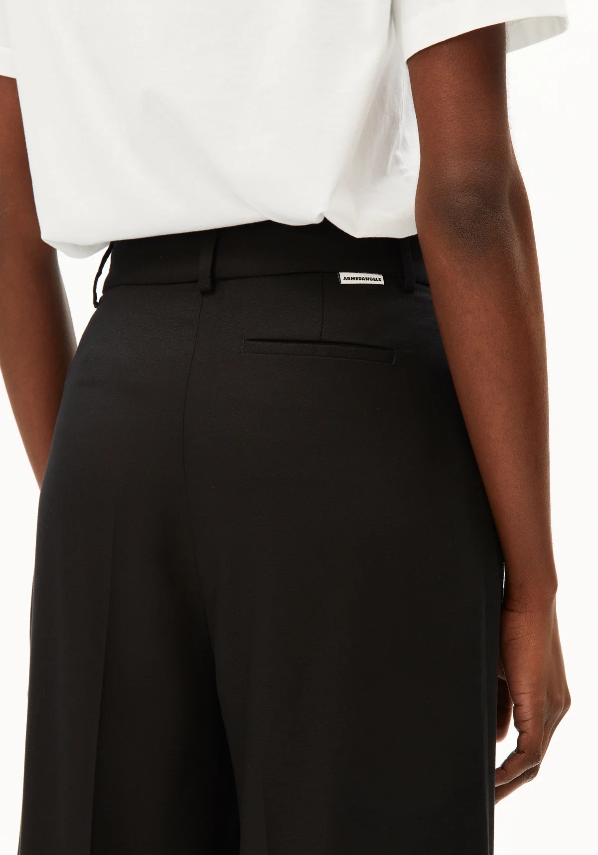 Hose "Kaayua" black