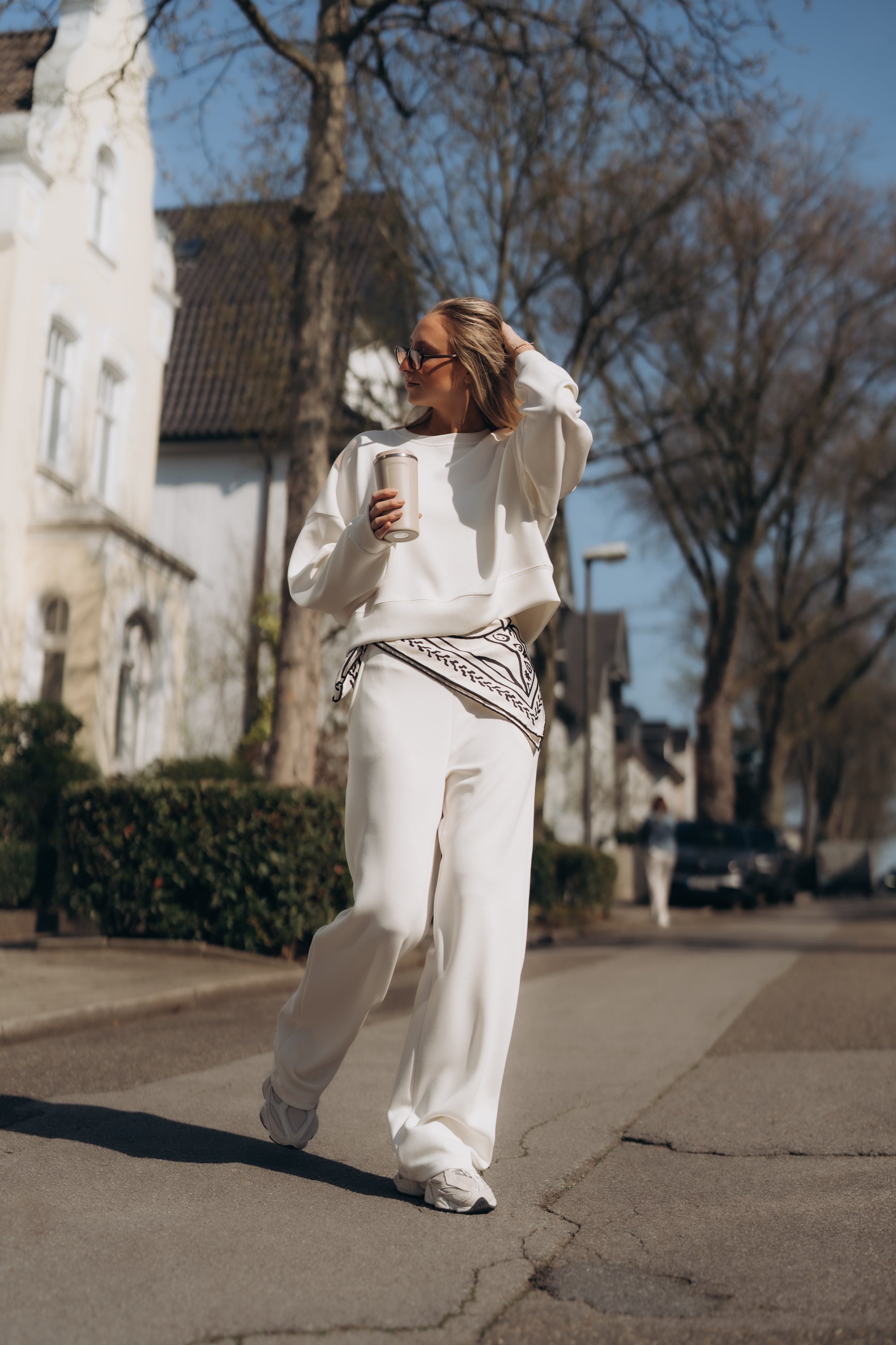 Tuch "LeoraDLL" white/black