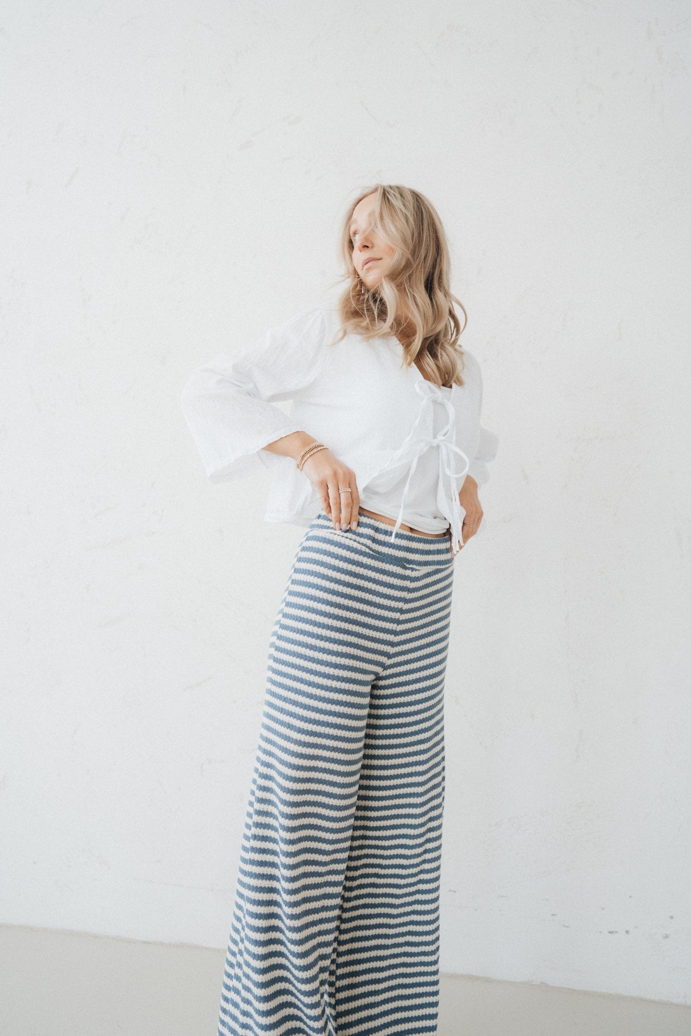 Gestreifte Hose "VeyaDLL" blue/cream - Dein Lieblingsladen Concept