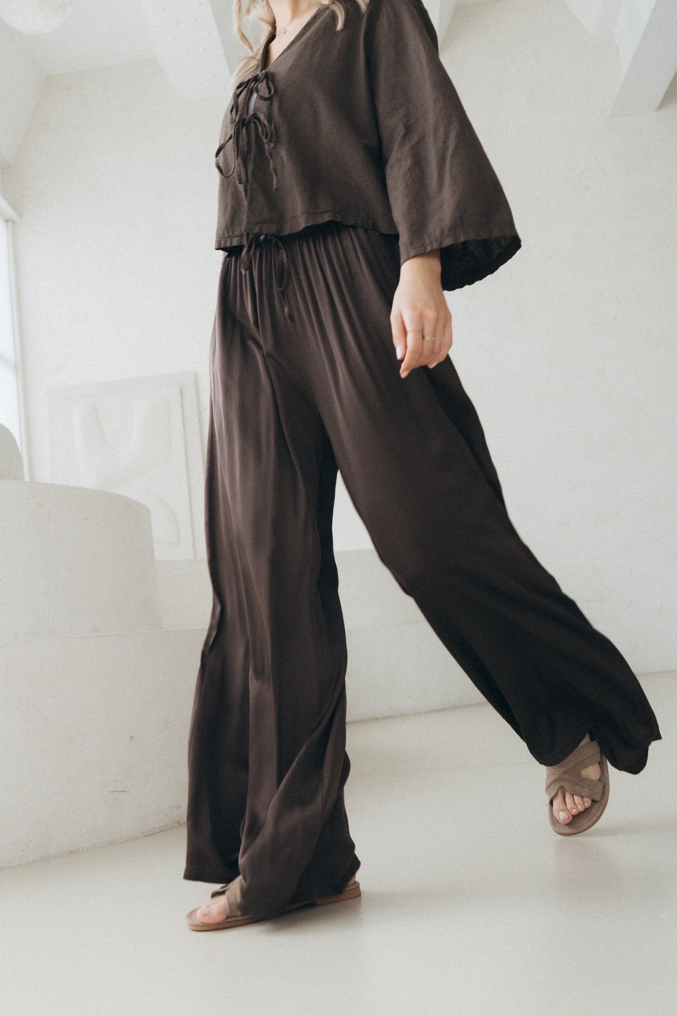 Satinhose "ViellaDLL" dark brown - Dein Lieblingsladen Concept