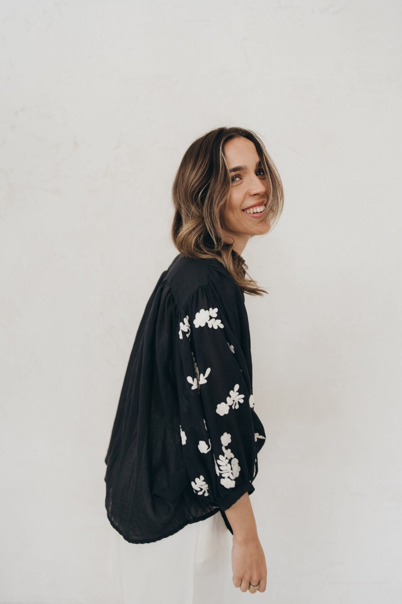 Bluse "VienaDLL" black - Dein Lieblingsladen Concept