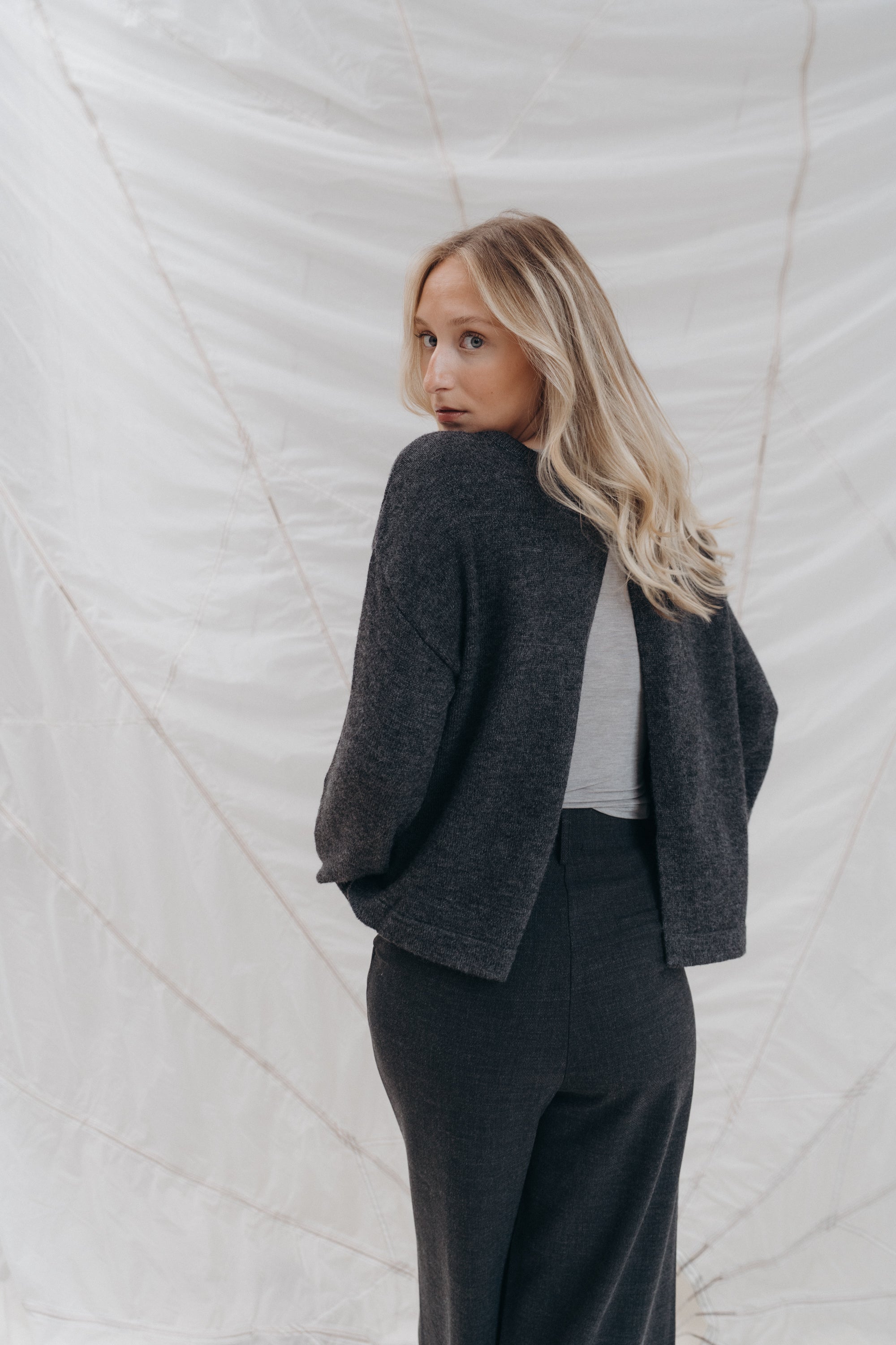 Cardigan „AvaDLL“ antra