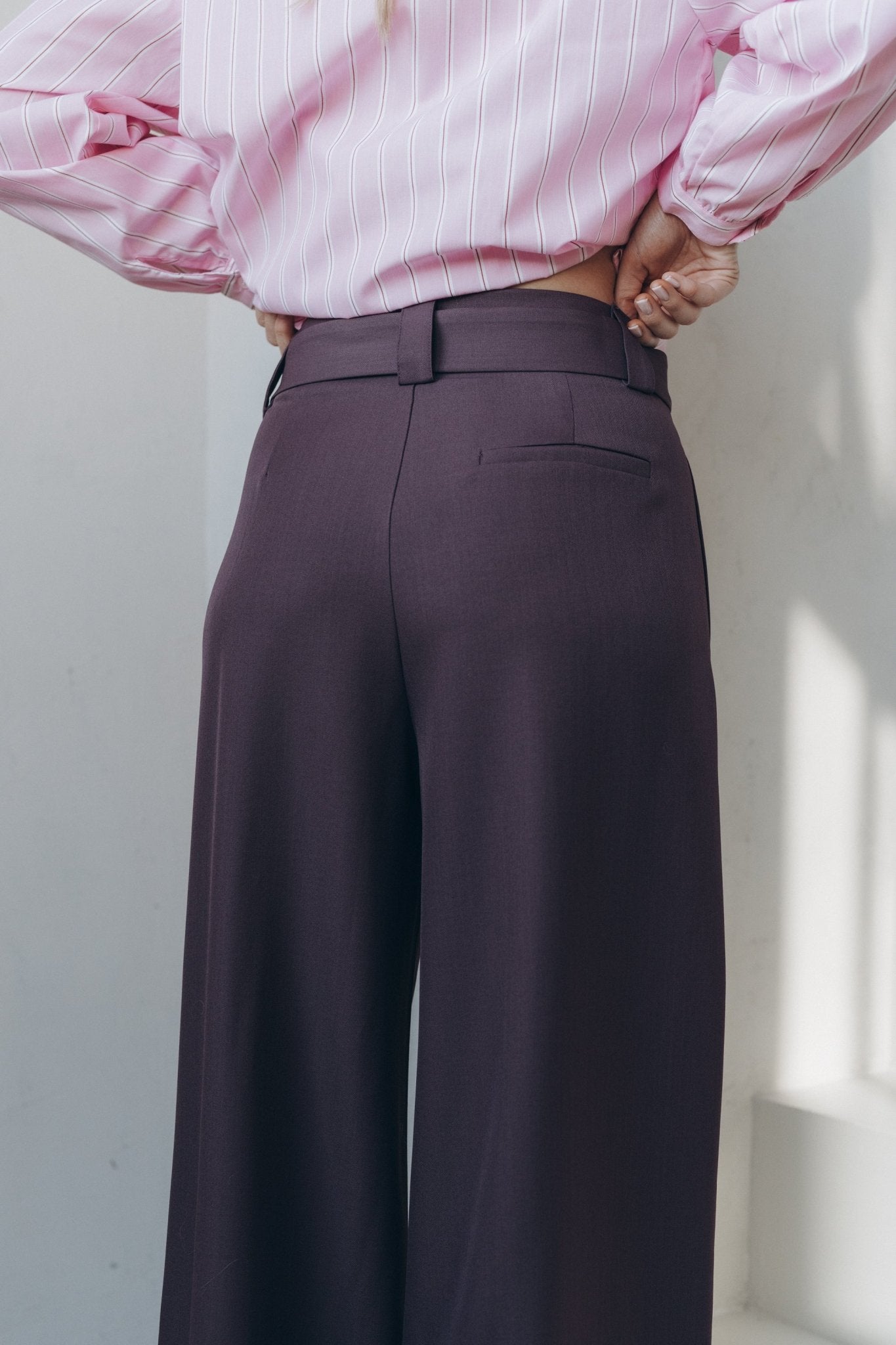 Hose „PeddaDLL“ plum - Dein Lieblingsladen Concept