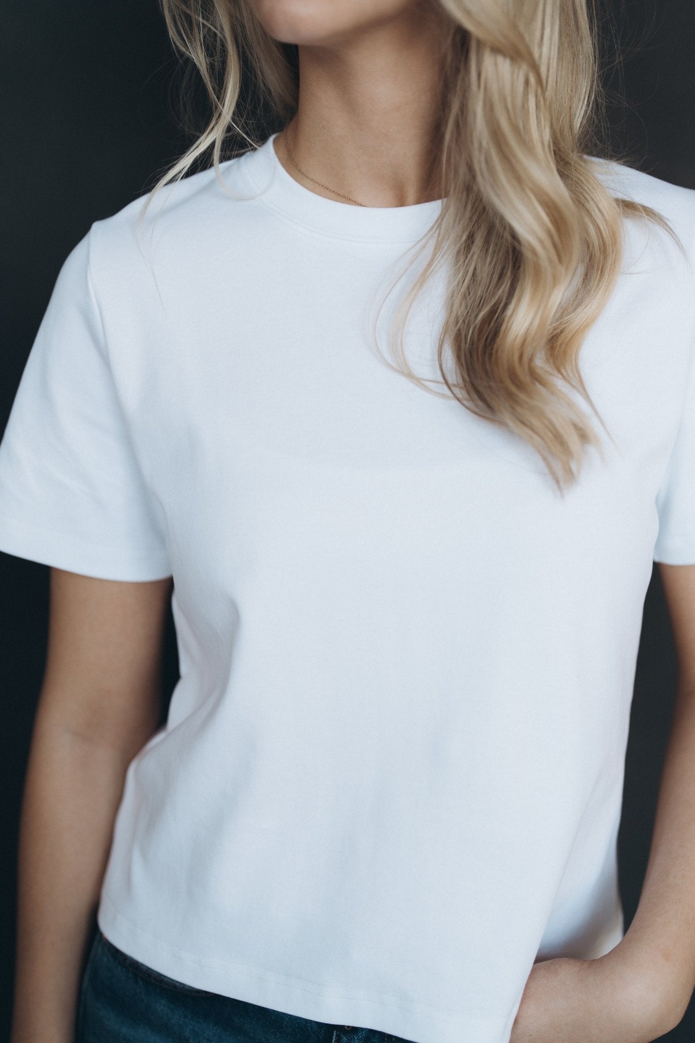 Basic T-Shirt "JuneDLL" white - Dein Lieblingsladen Concept