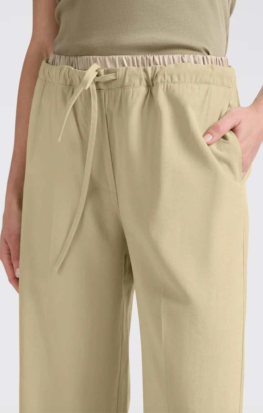 Gewebte Hose mit weitem Bein