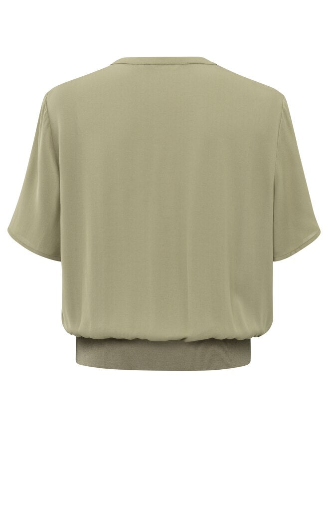 Gewebtes Polohemd mit geripptem Saum