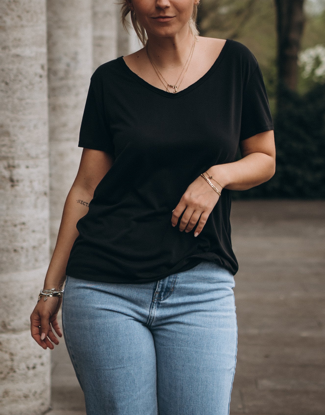 V-Neck-Modal-Shirt black