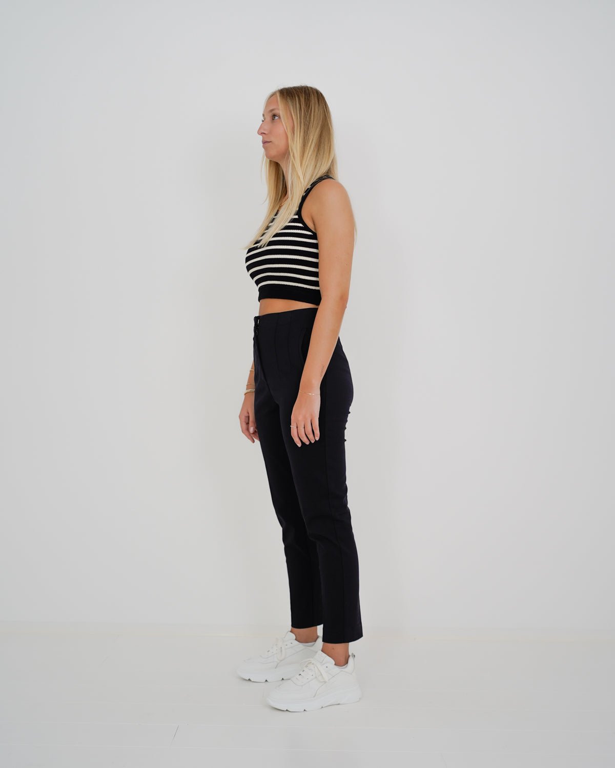 Hose „AlmaDLL“ black - Dein Lieblingsladen Concept