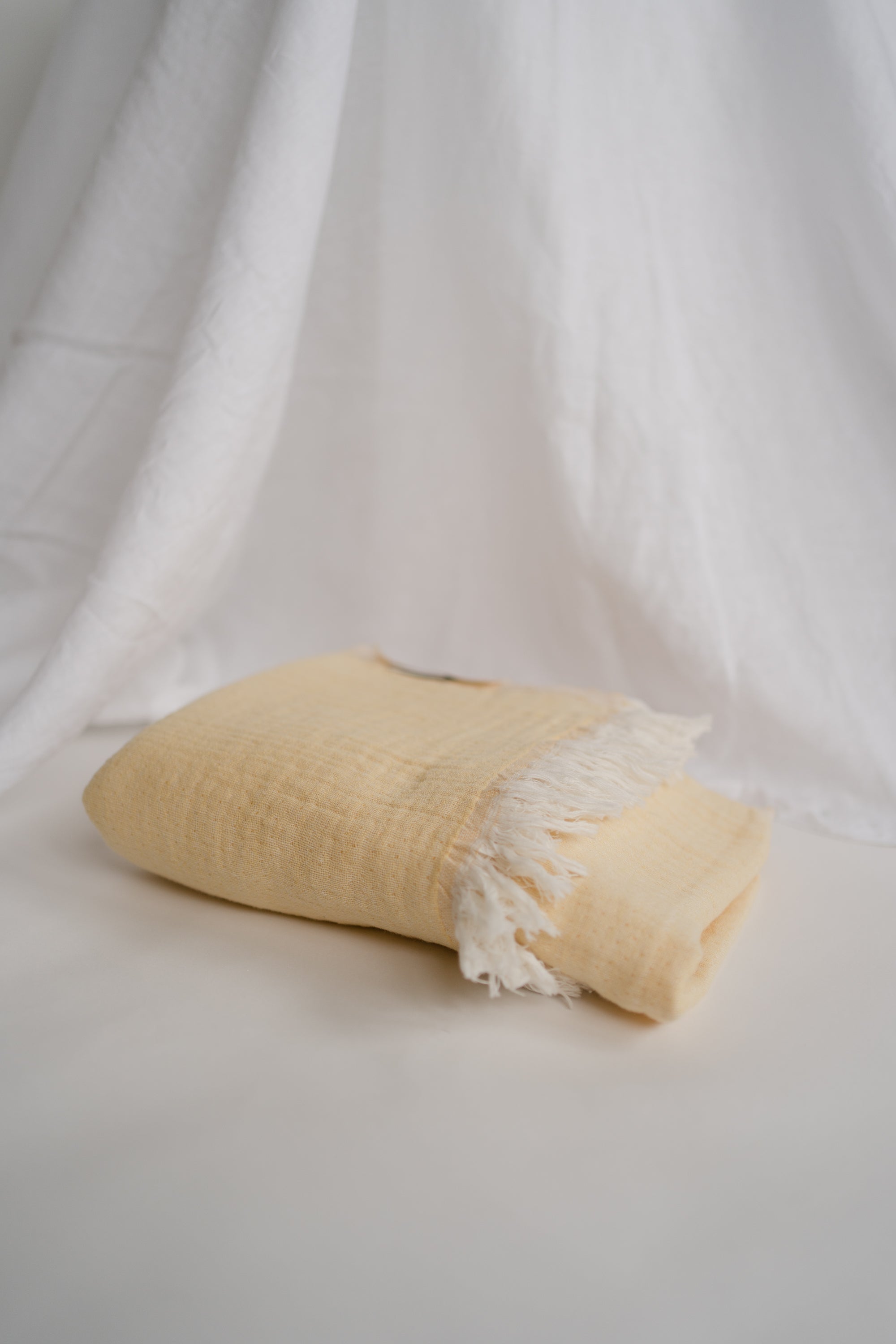 Strandtuch „HadiceDLL“ yellow