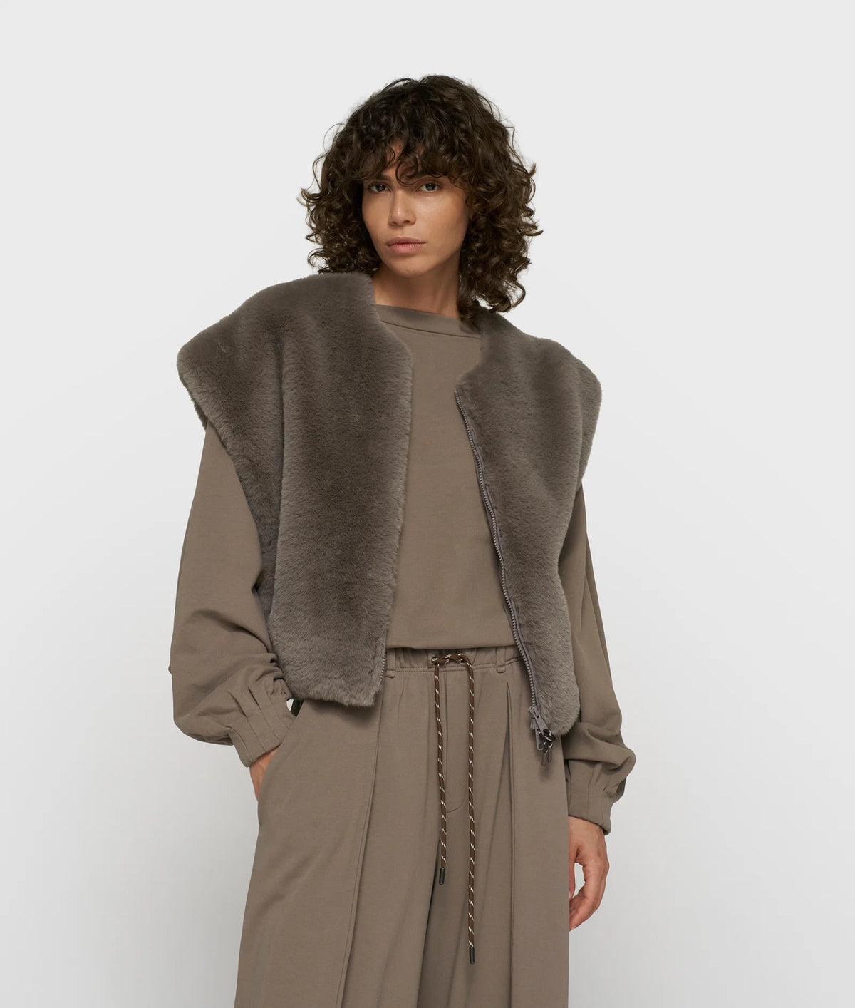 Sleeveless Fluffy Vest Portobello