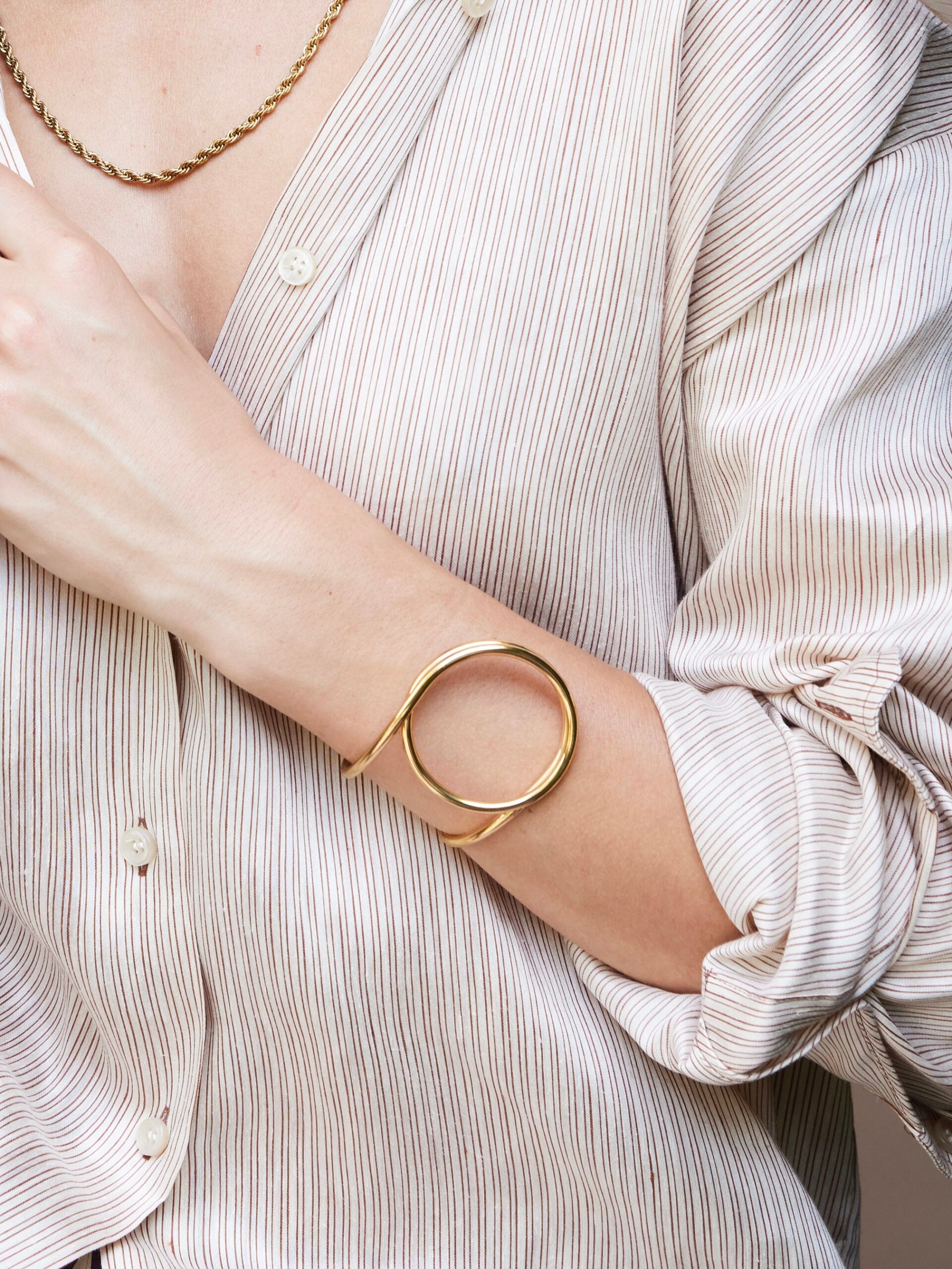 Armreif "Wide bangle with open circle"