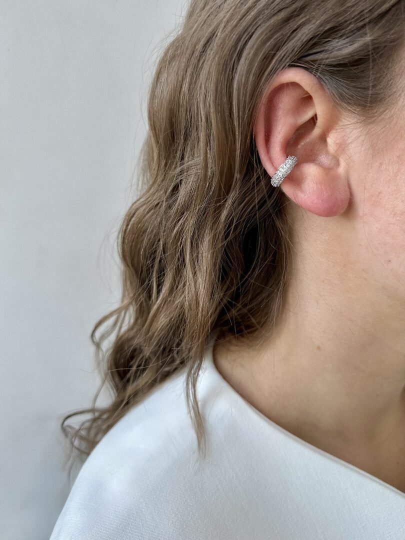 Earcuff mit silbernen Strasssteinen - Dein Lieblingsladen Concept