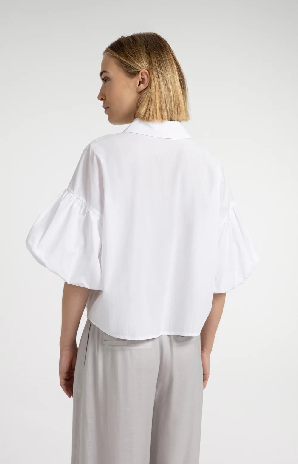 Bluse mit voluminösen Ballonärmeln und klassischem Kragen - Dein Lieblingsladen Concept