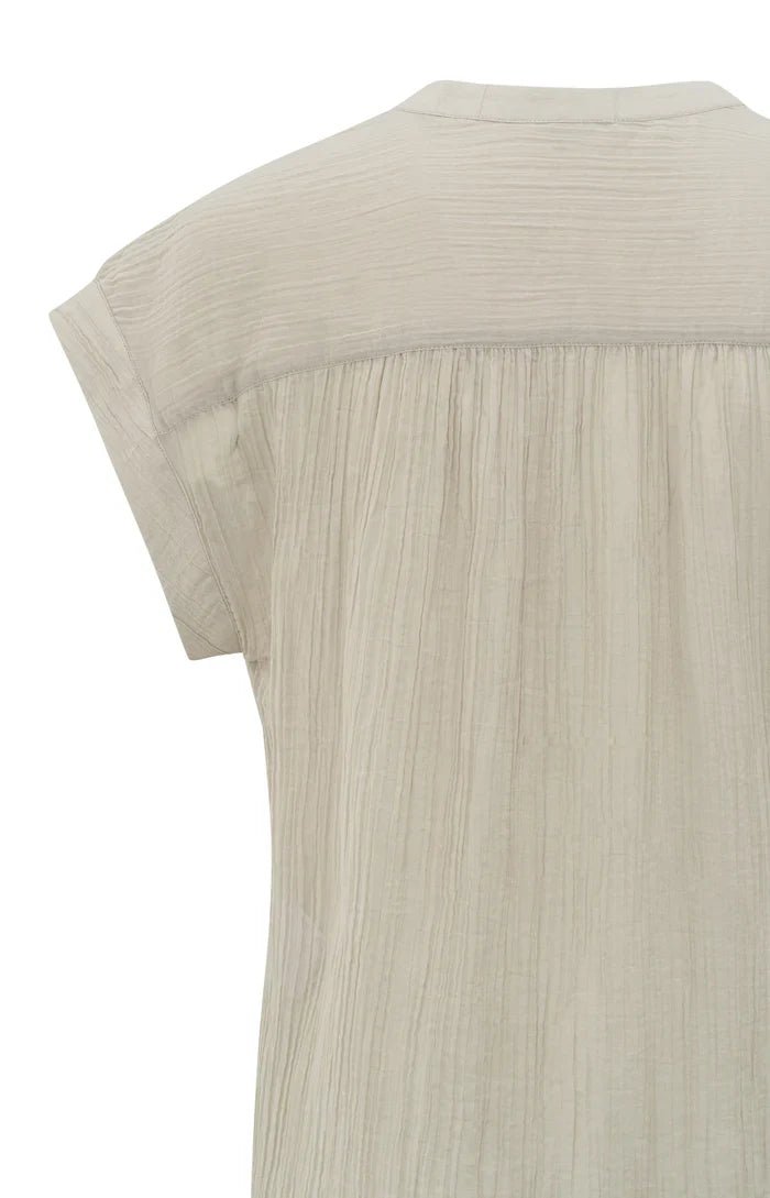 Fließende Bluse mit Polokragen - silver lining beige - Dein Lieblingsladen Concept