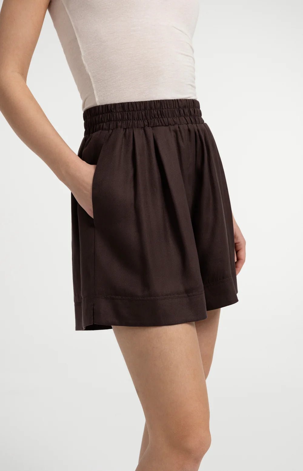 Shorts mit hohem elastischem Bund - Dein Lieblingsladen Concept