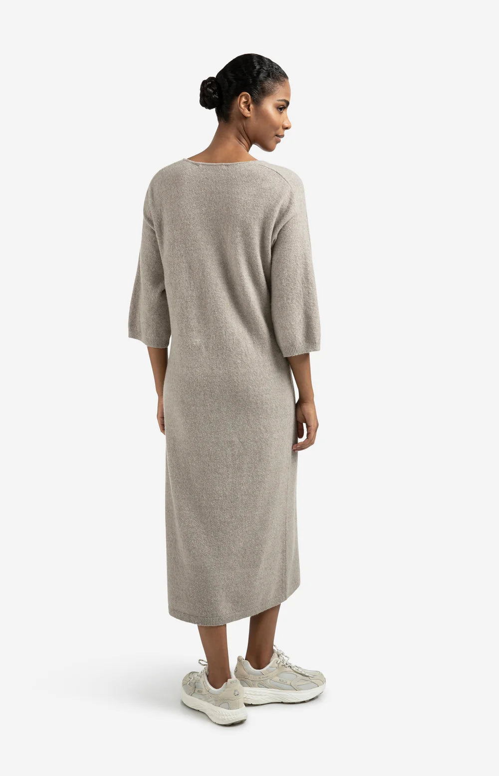 Strickkleid mit V-Ausschnitt