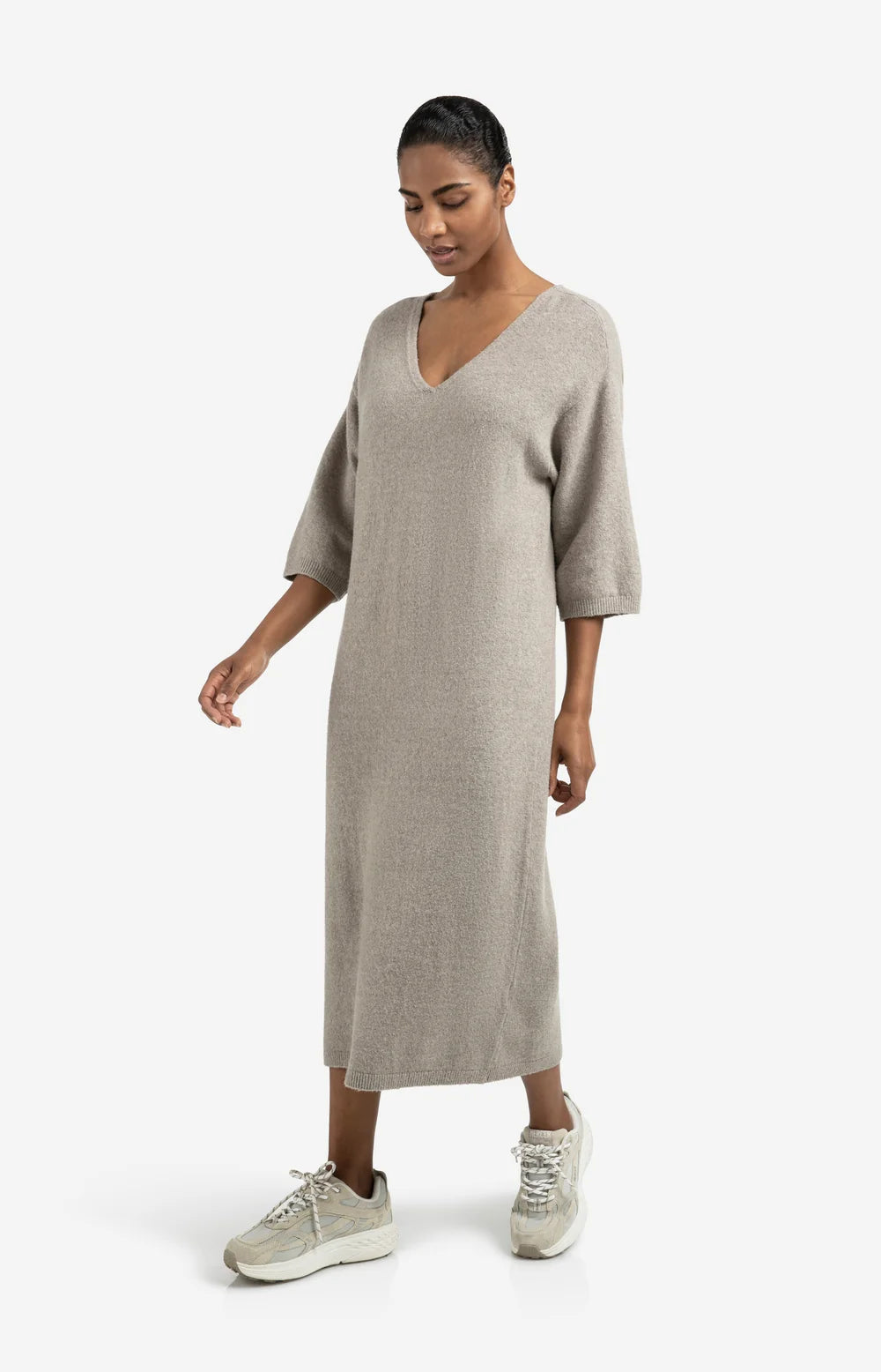 Strickkleid mit V-Ausschnitt