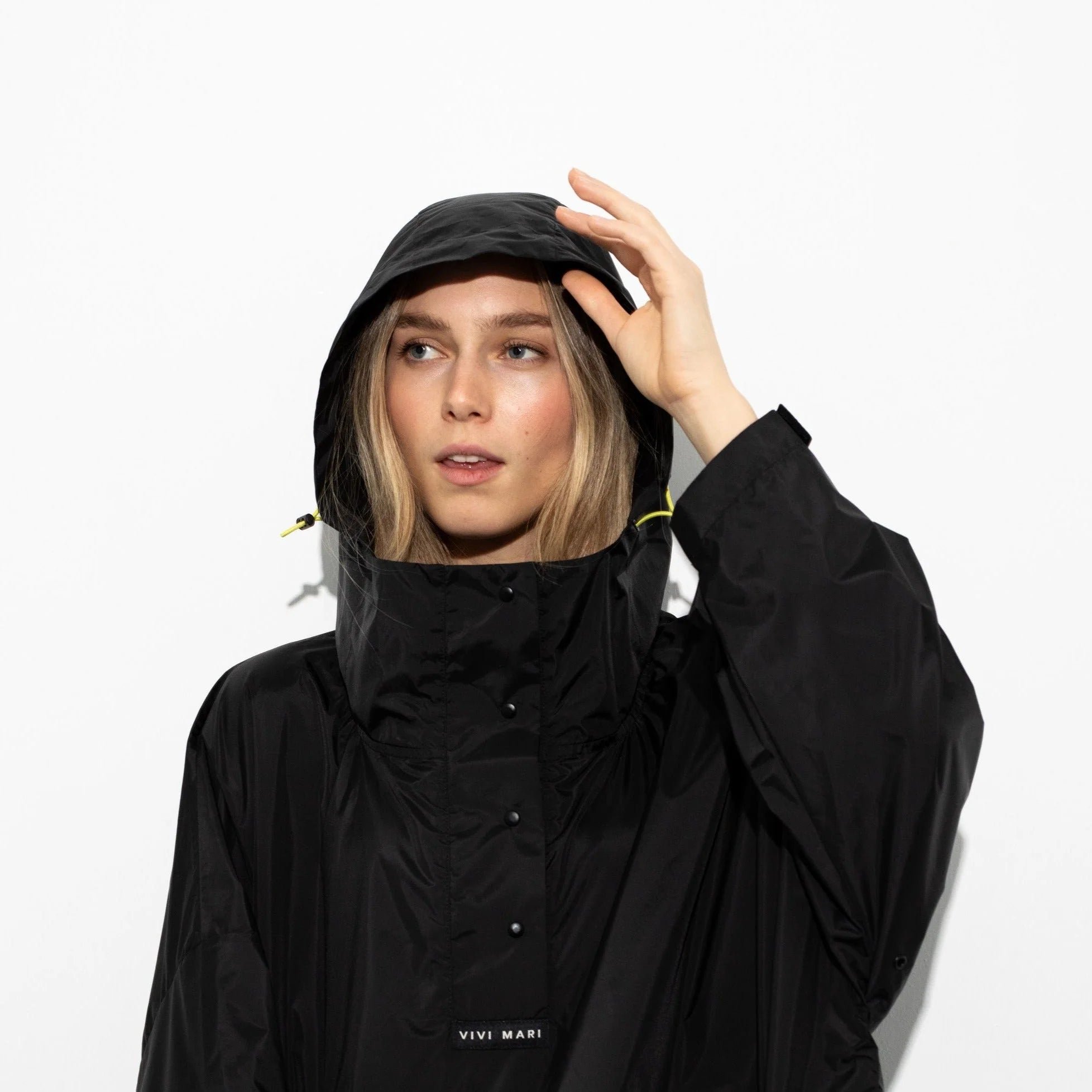 Raincoat „Solid Black“
