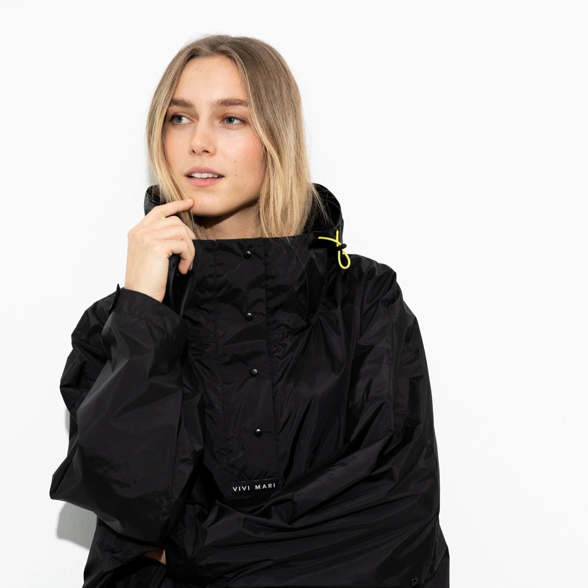 Raincoat „Solid Black“