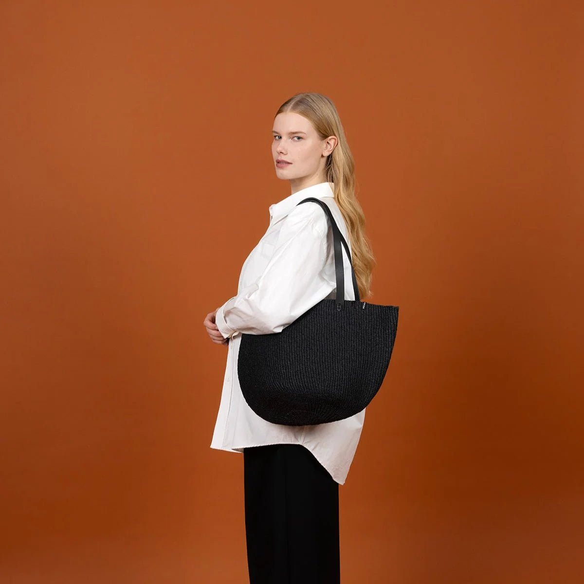 Kiondo Shopper M black - Dein Lieblingsladen Concept