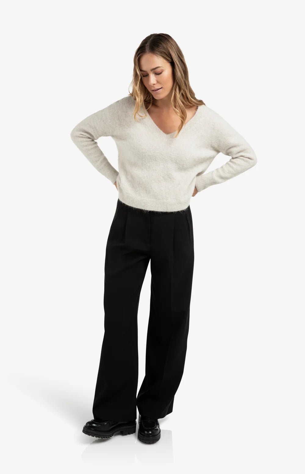 Weicher Pullover mit V - Ausschnitt - cloud grey - Dein Lieblingsladen Concept