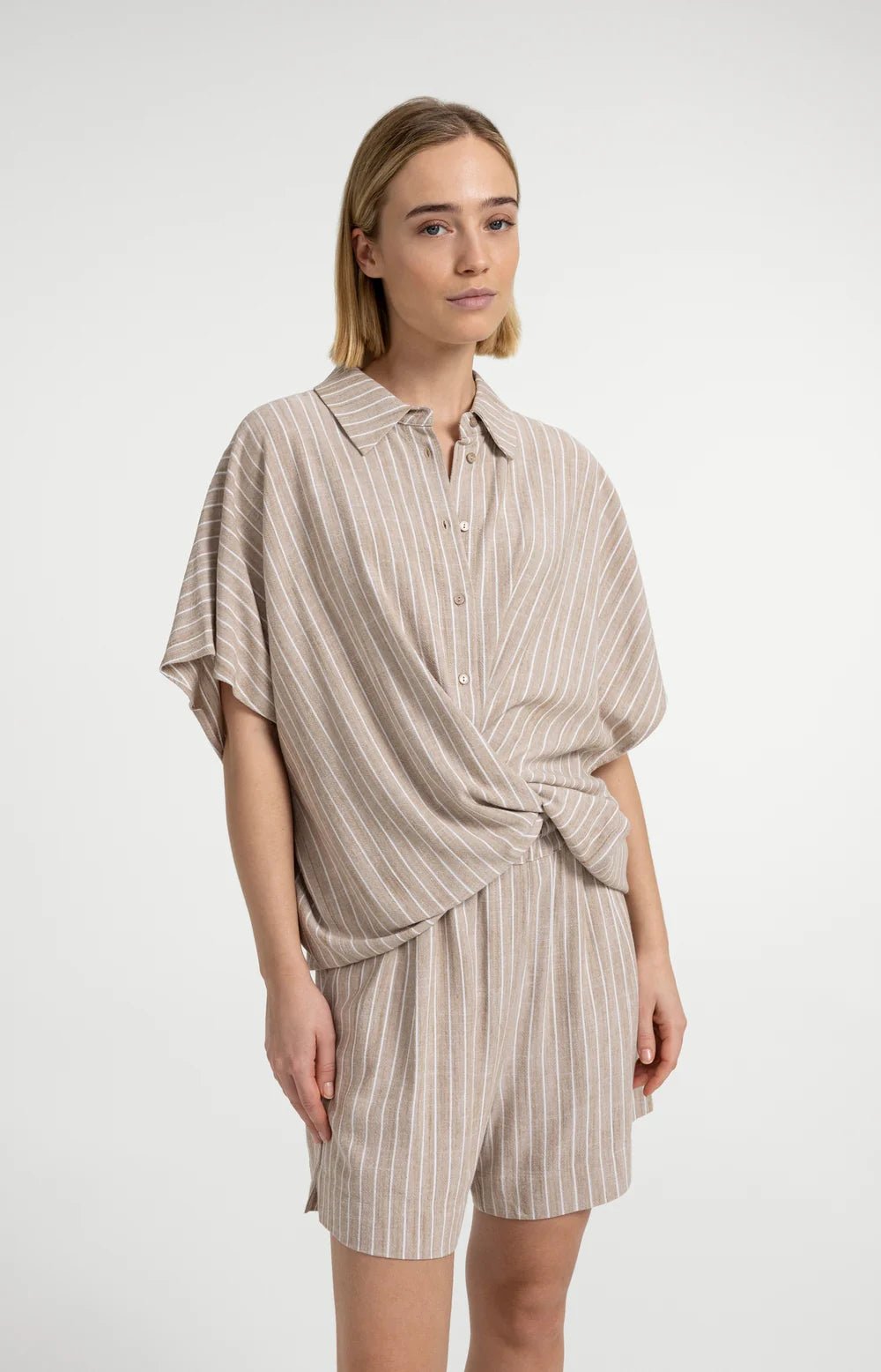 Gestreifte Bluse mit kurzen Ärmeln - Dein Lieblingsladen Concept