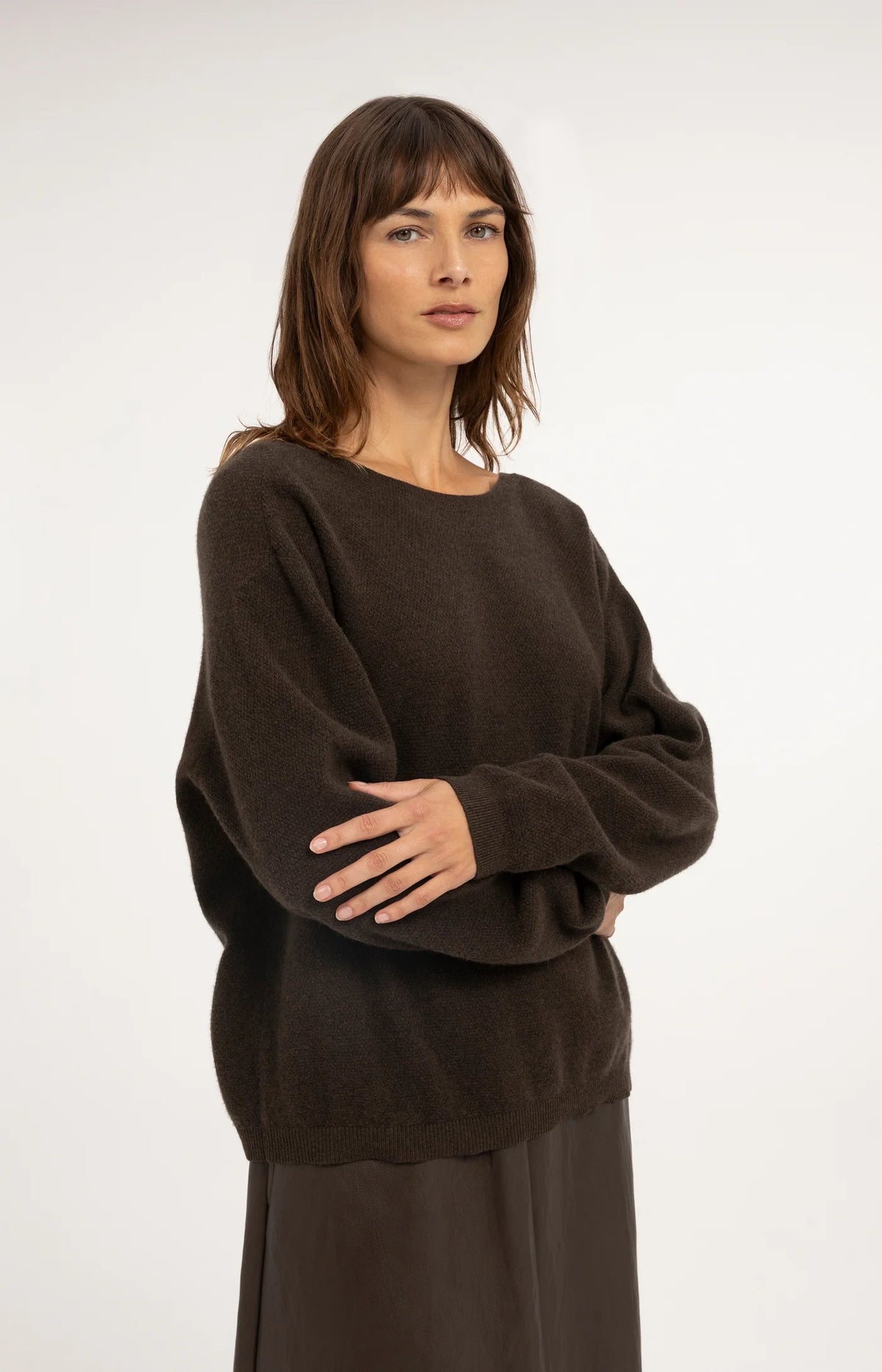 Strukturierter Pullover mit tiefem V-Ausschnitt hinten