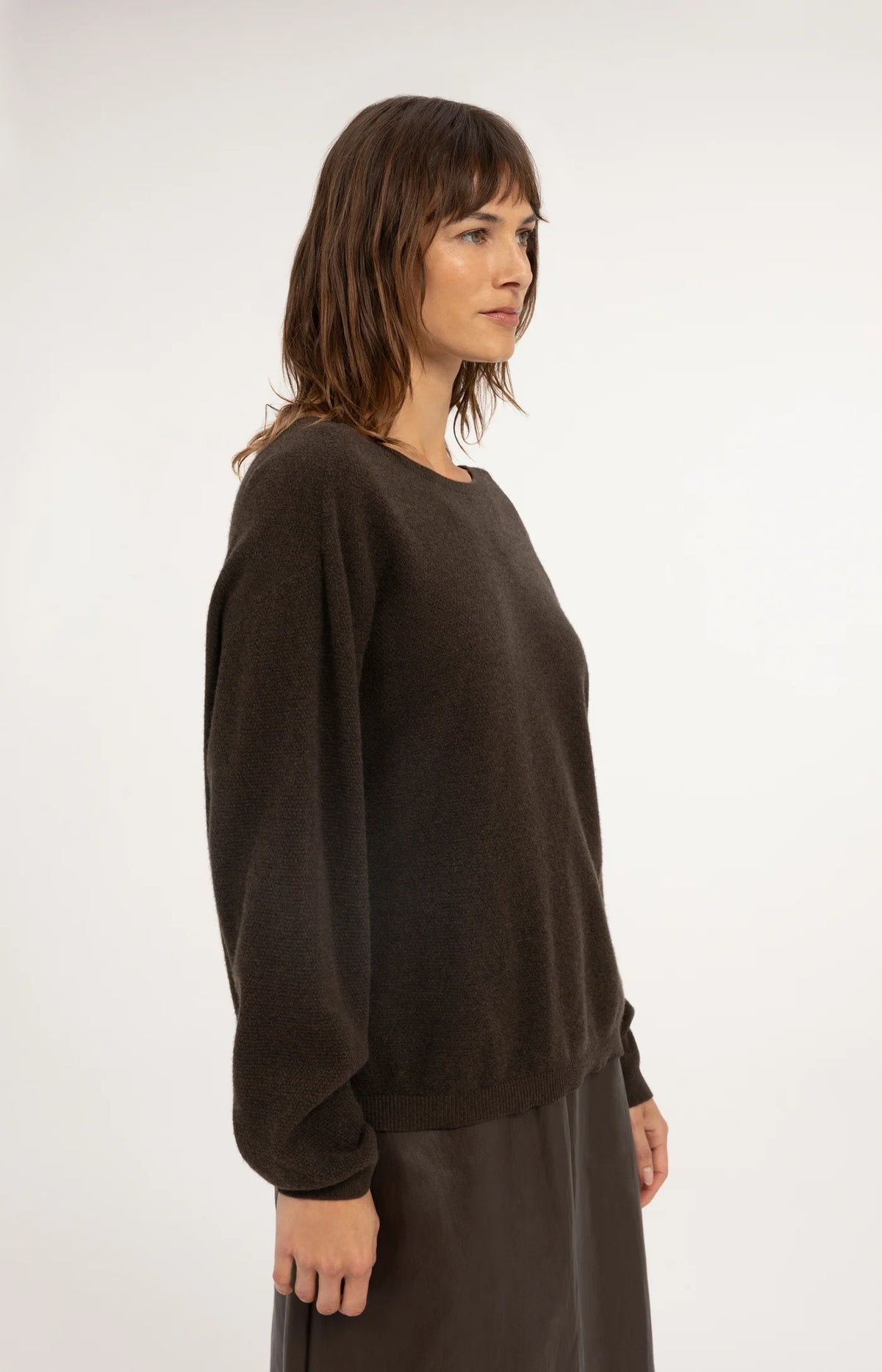 Strukturierter Pullover mit tiefem V-Ausschnitt hinten