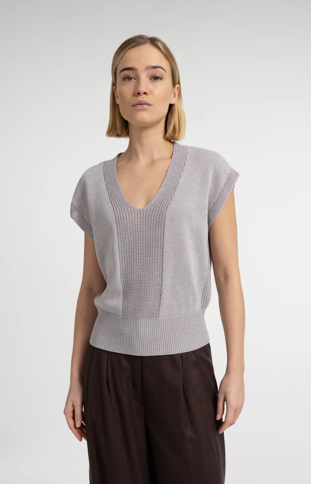 Strukturierter Pullover mit V-Ausschnitt - Dein Lieblingsladen Concept