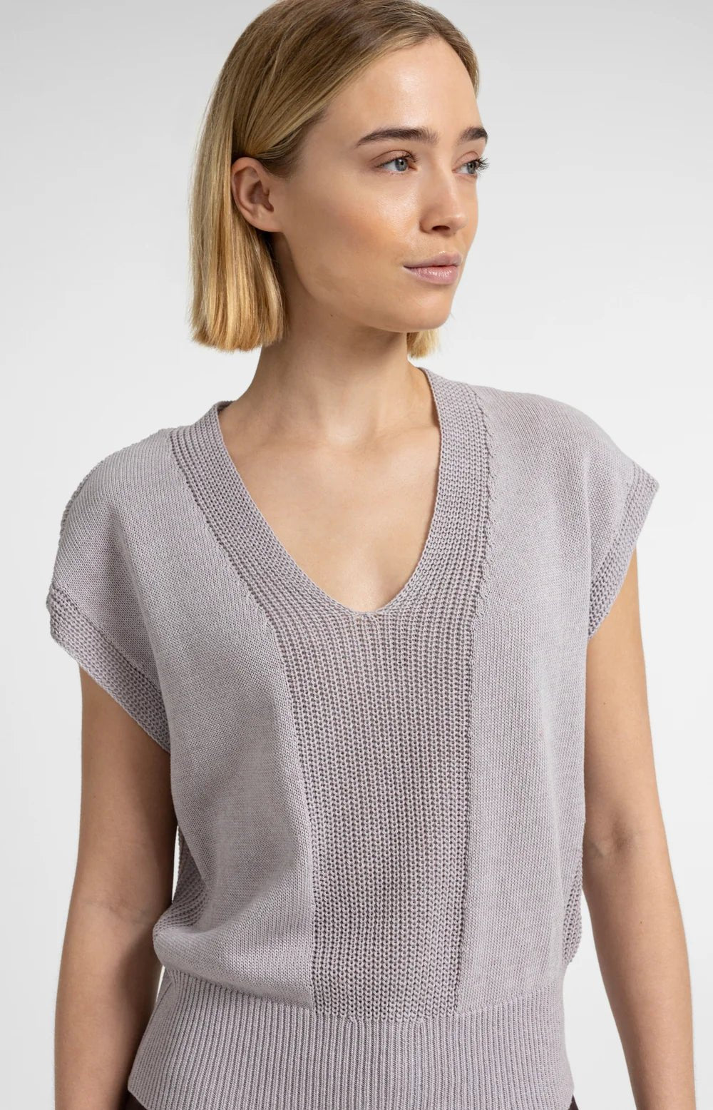 Strukturierter Pullover mit V-Ausschnitt - Dein Lieblingsladen Concept