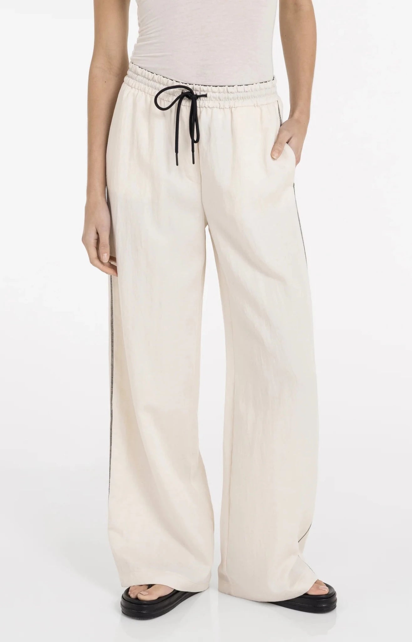 Hose mit weitem Bein und Kontrastnähten Cloud Creme White