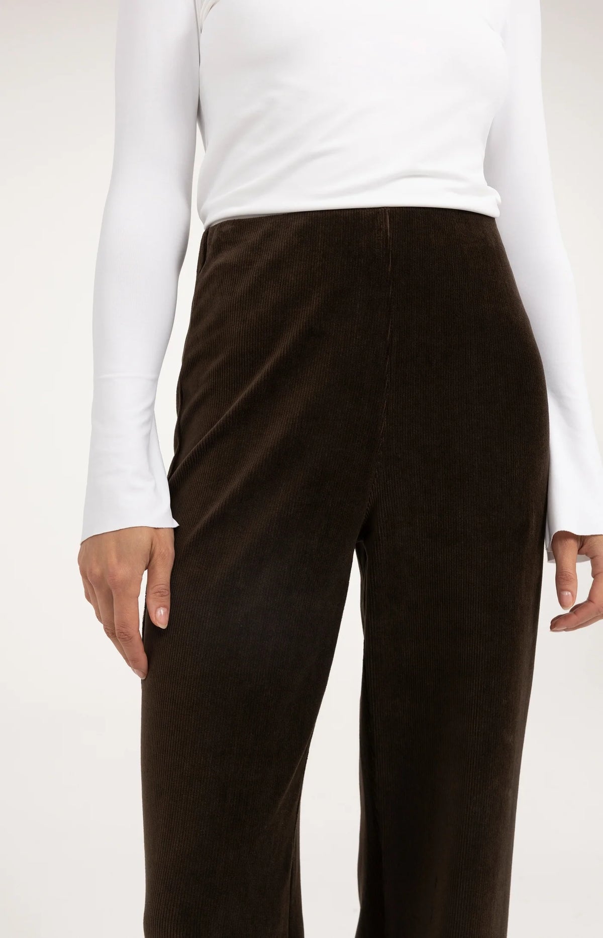 Hose mit weitem Bein aus weichem geripptem Velours