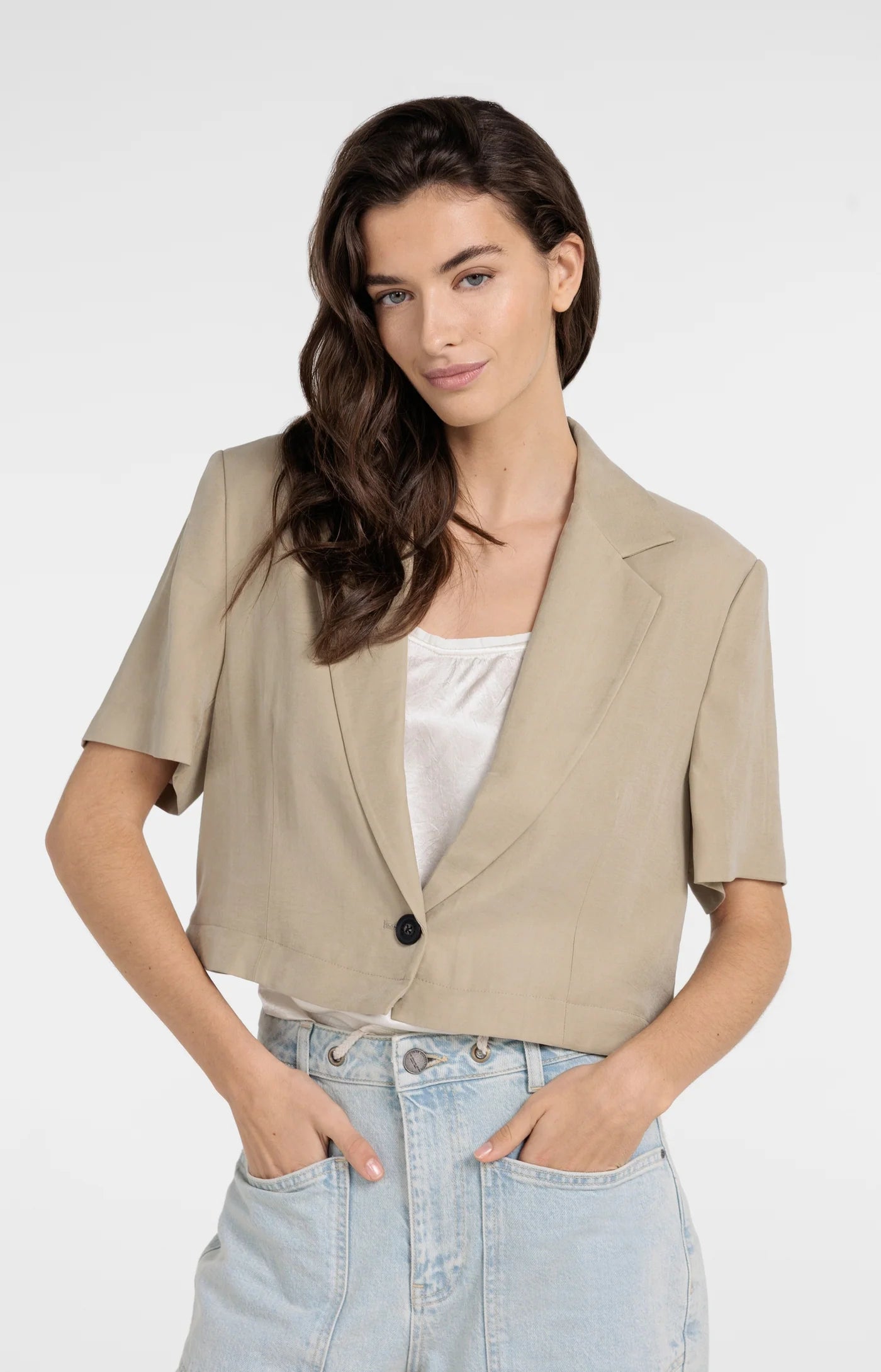 Kurzarm-Blazer aus Webstoff mit abnehmbarem Saum