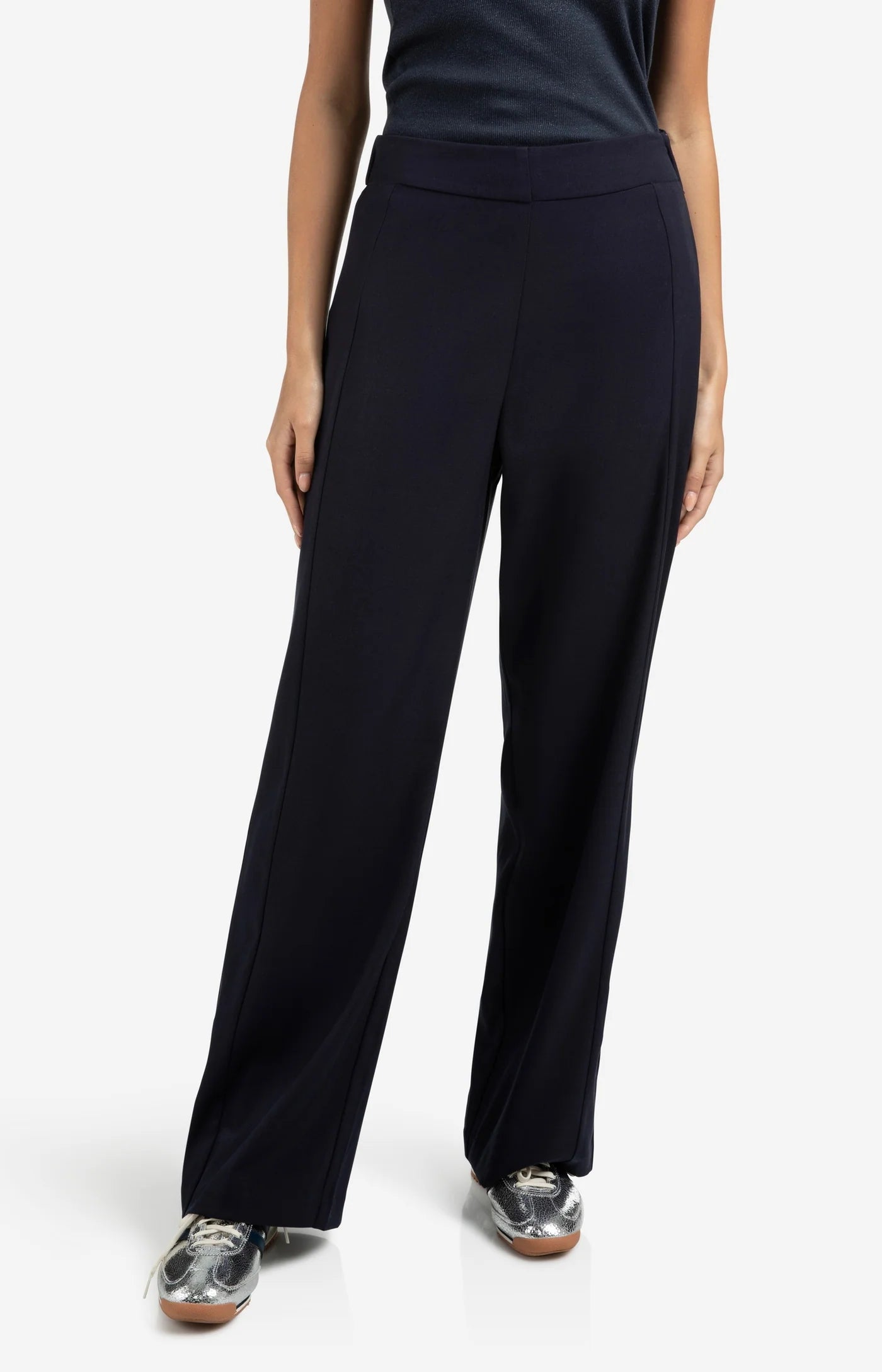 Gewebte Hose mit weitem Bein und Nahtdetails