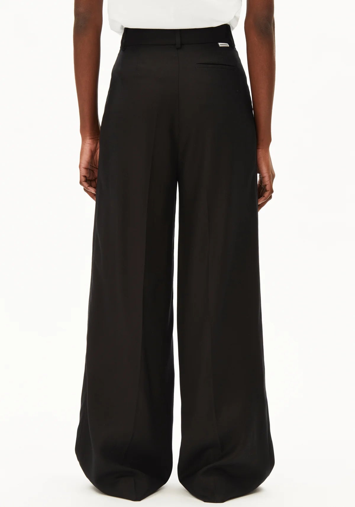 Hose "Kaayua" black