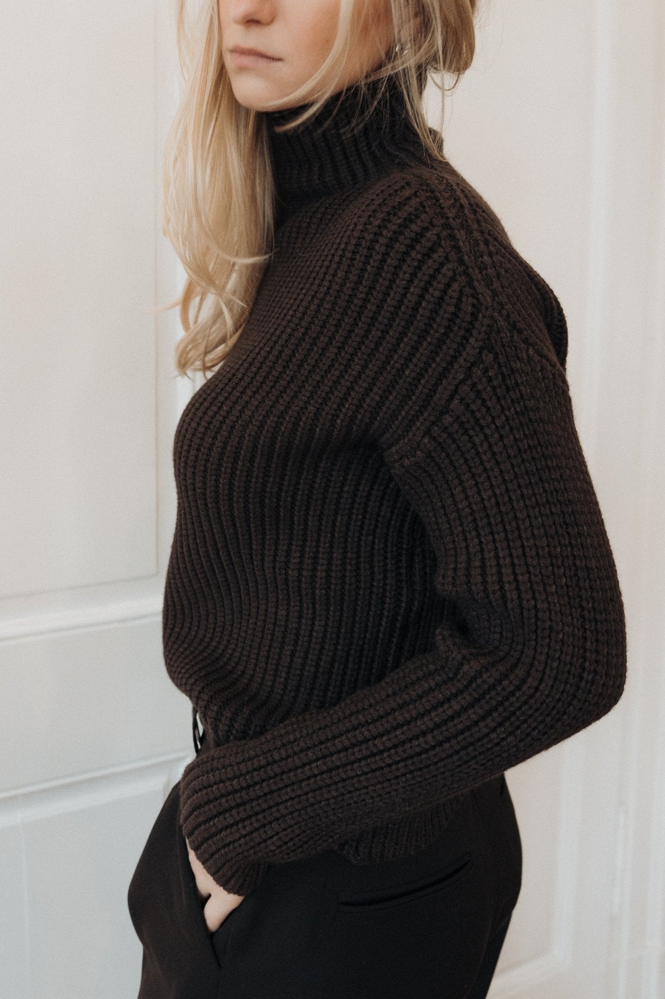 Grobstrickpullover „ElliDLL“ chocolate - Dein Lieblingsladen Concept