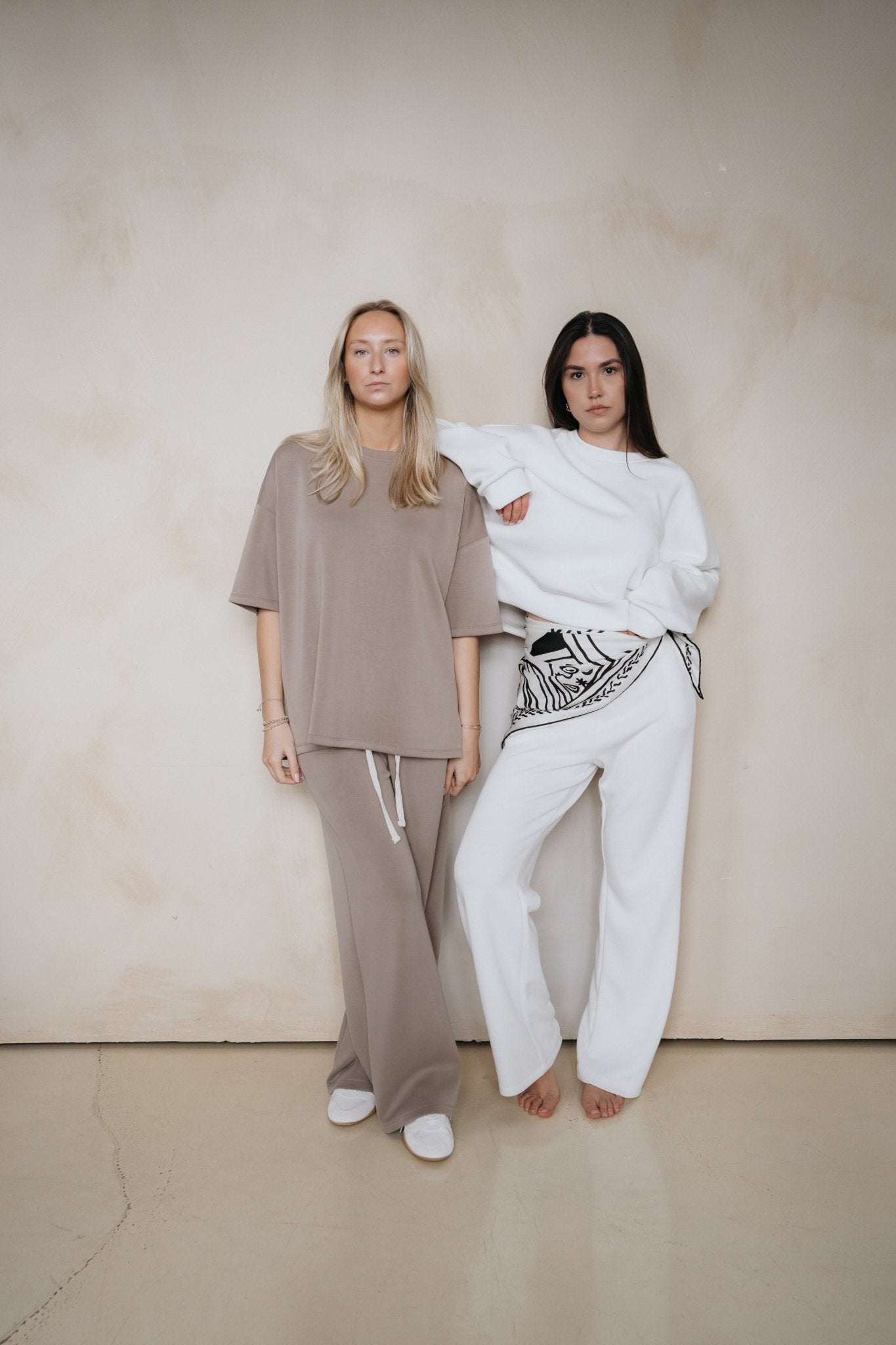 Tuch "LeoraDLL" white/black - Dein Lieblingsladen Concept
