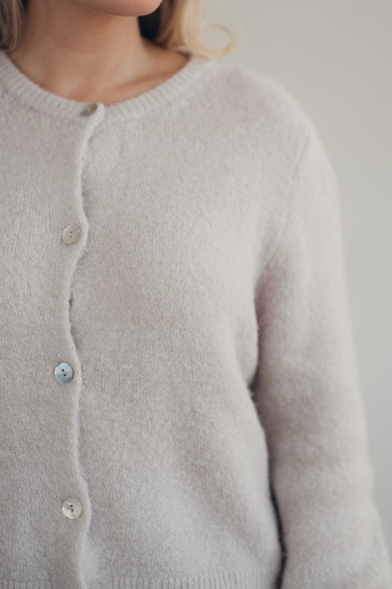 Cardigan „AlfaDLL“ light taupe - Dein Lieblingsladen Concept