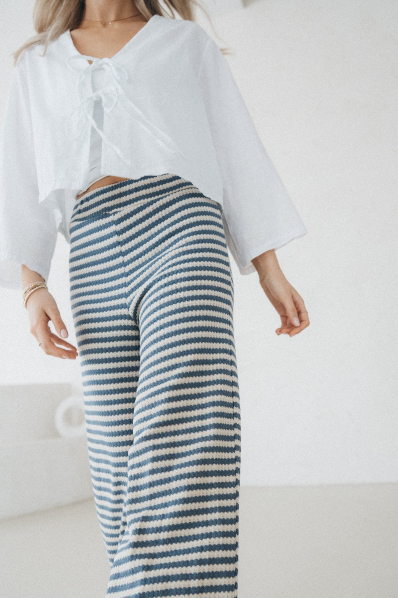 Gestreifte Hose "VeyaDLL" blue/cream - Dein Lieblingsladen Concept