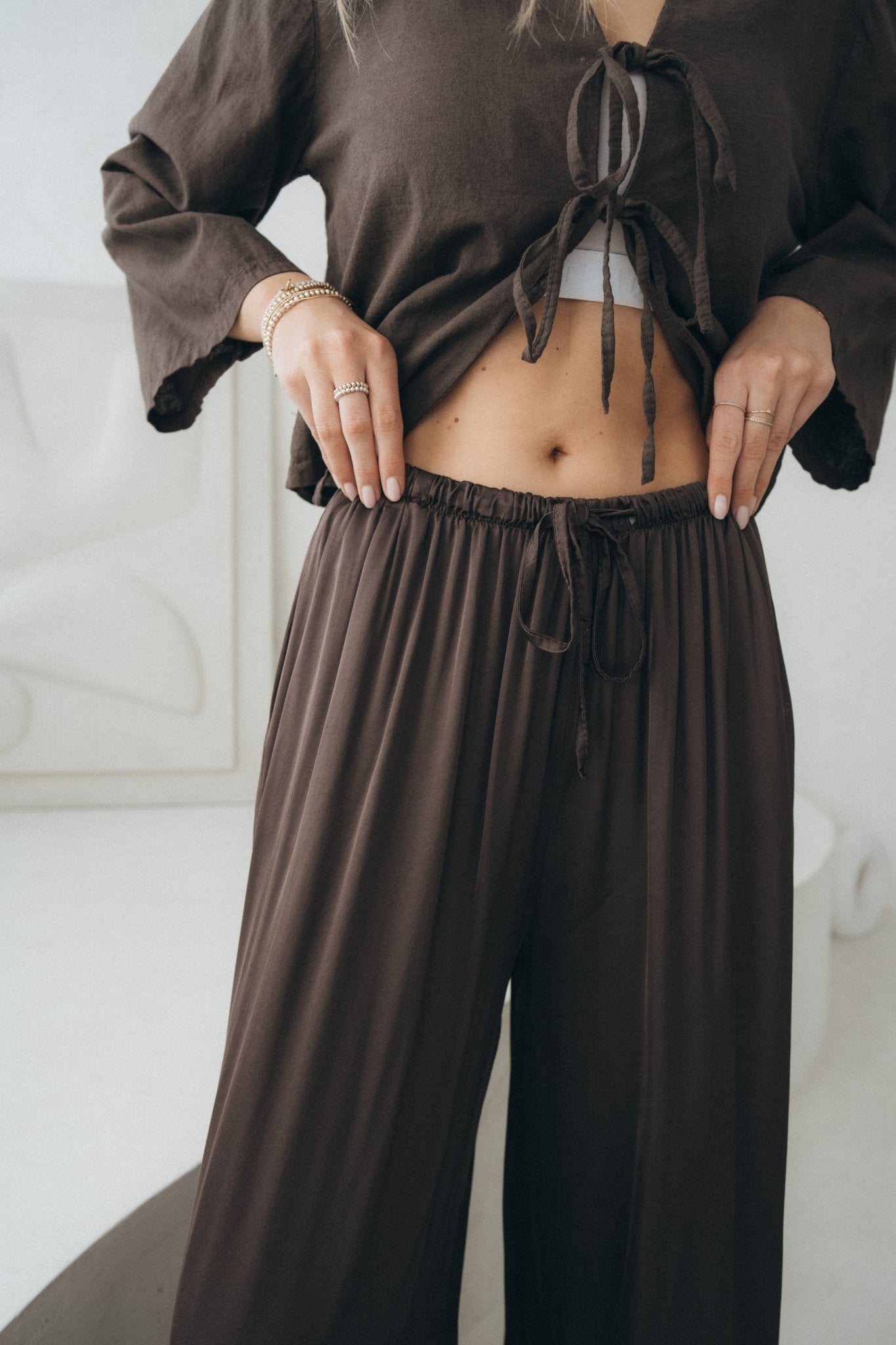 Satinhose "ViellaDLL" dark brown - Dein Lieblingsladen Concept