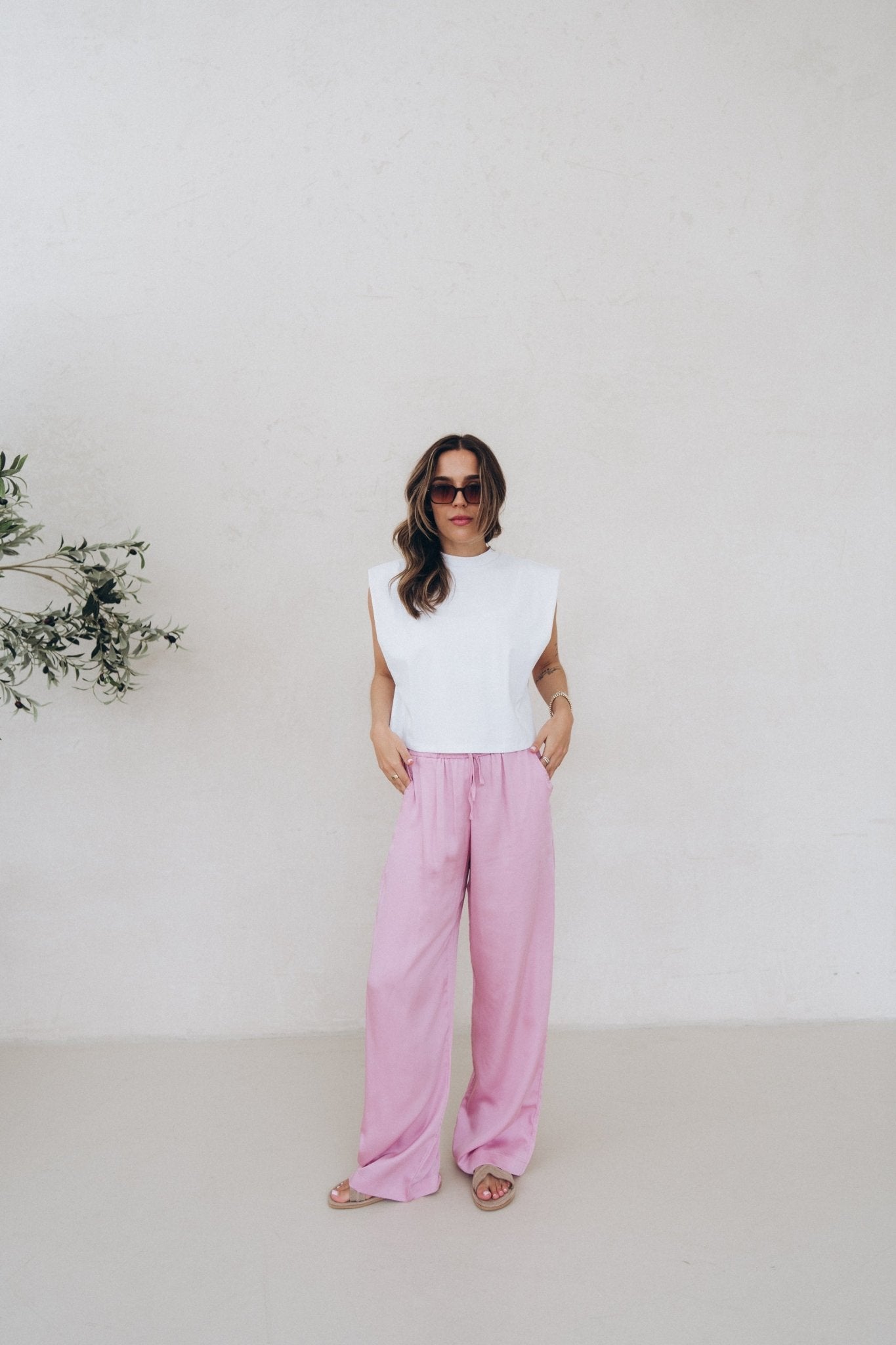 Satinhose "LivDLL" berry - Dein Lieblingsladen Concept