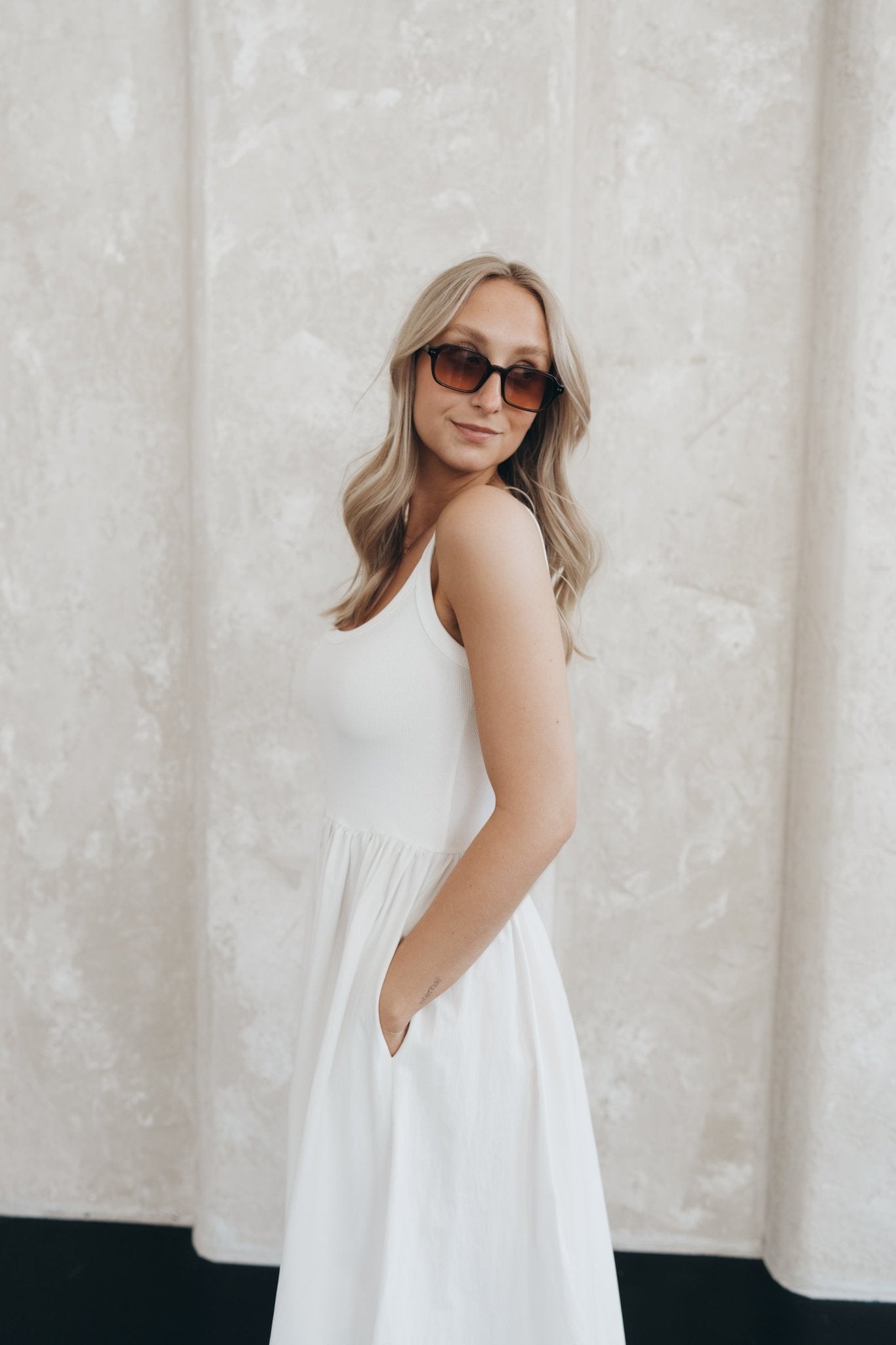 Kleid "VinaDLL" white - Dein Lieblingsladen Concept