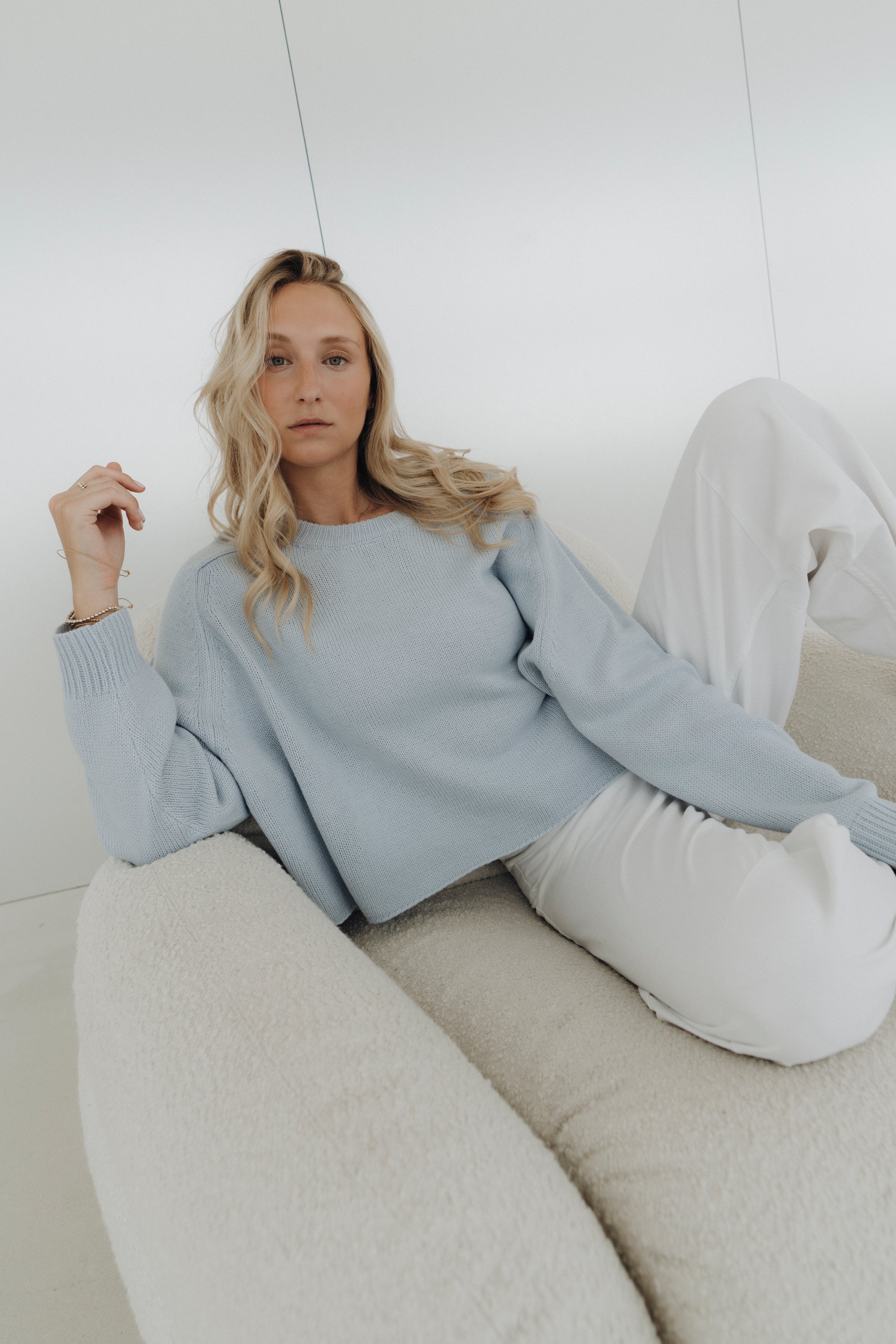 Cropped Pullover "MinouDLL" light blue