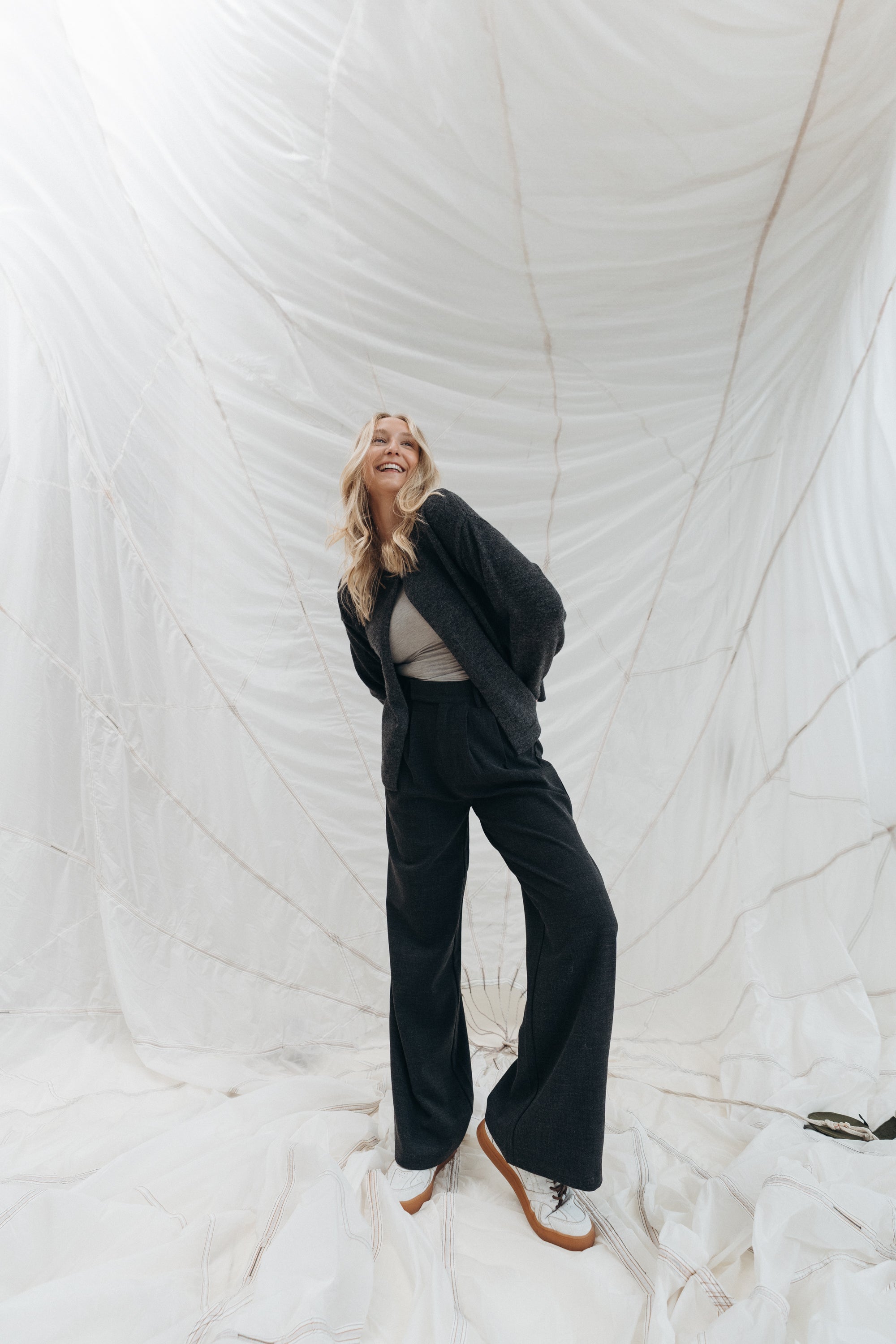 Cardigan „AvaDLL“ antra