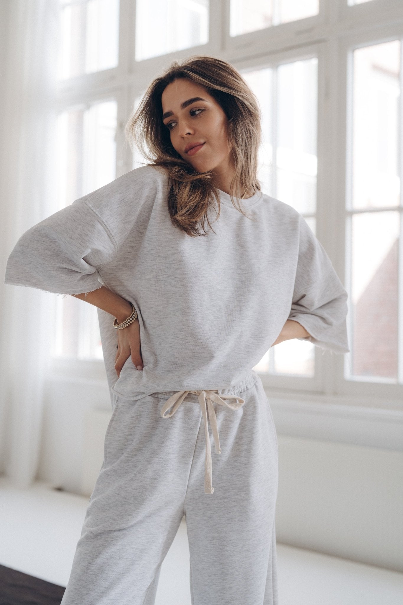 Kurzarm - Sweatshirt "SofiaDLL" light grey - Dein Lieblingsladen Concept