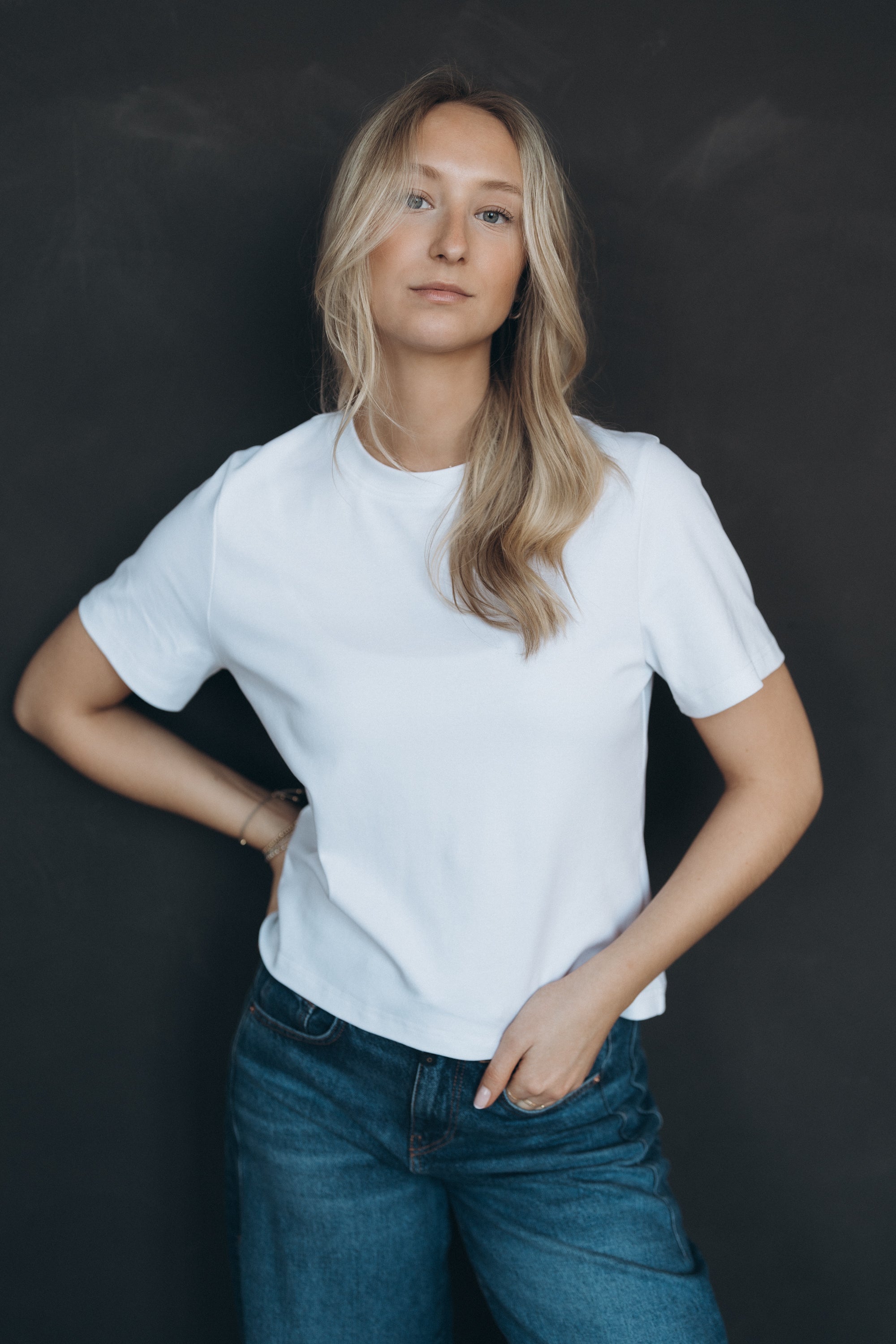Basic T-Shirt "JuneDLL" white